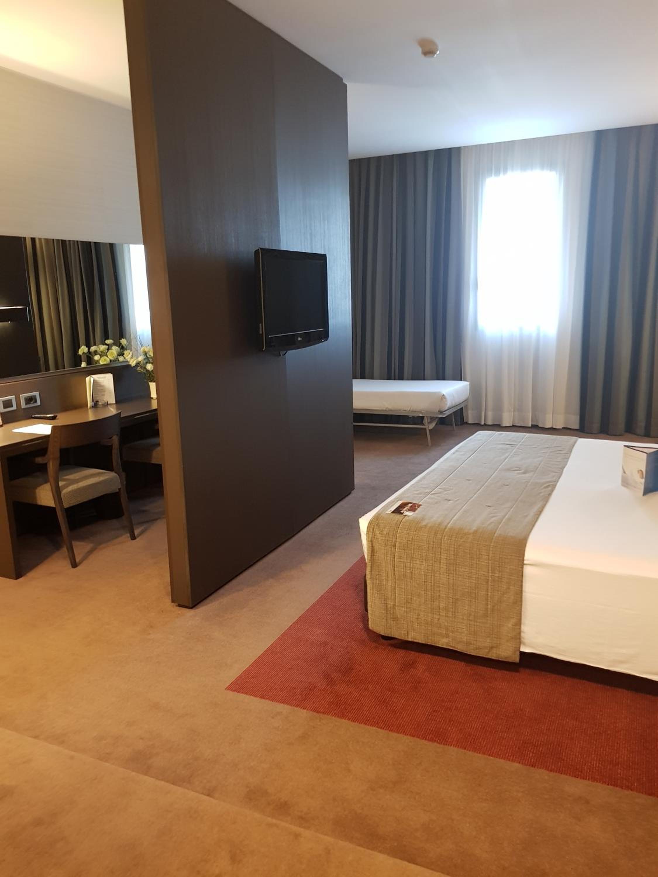 King Suite - Photo 2
