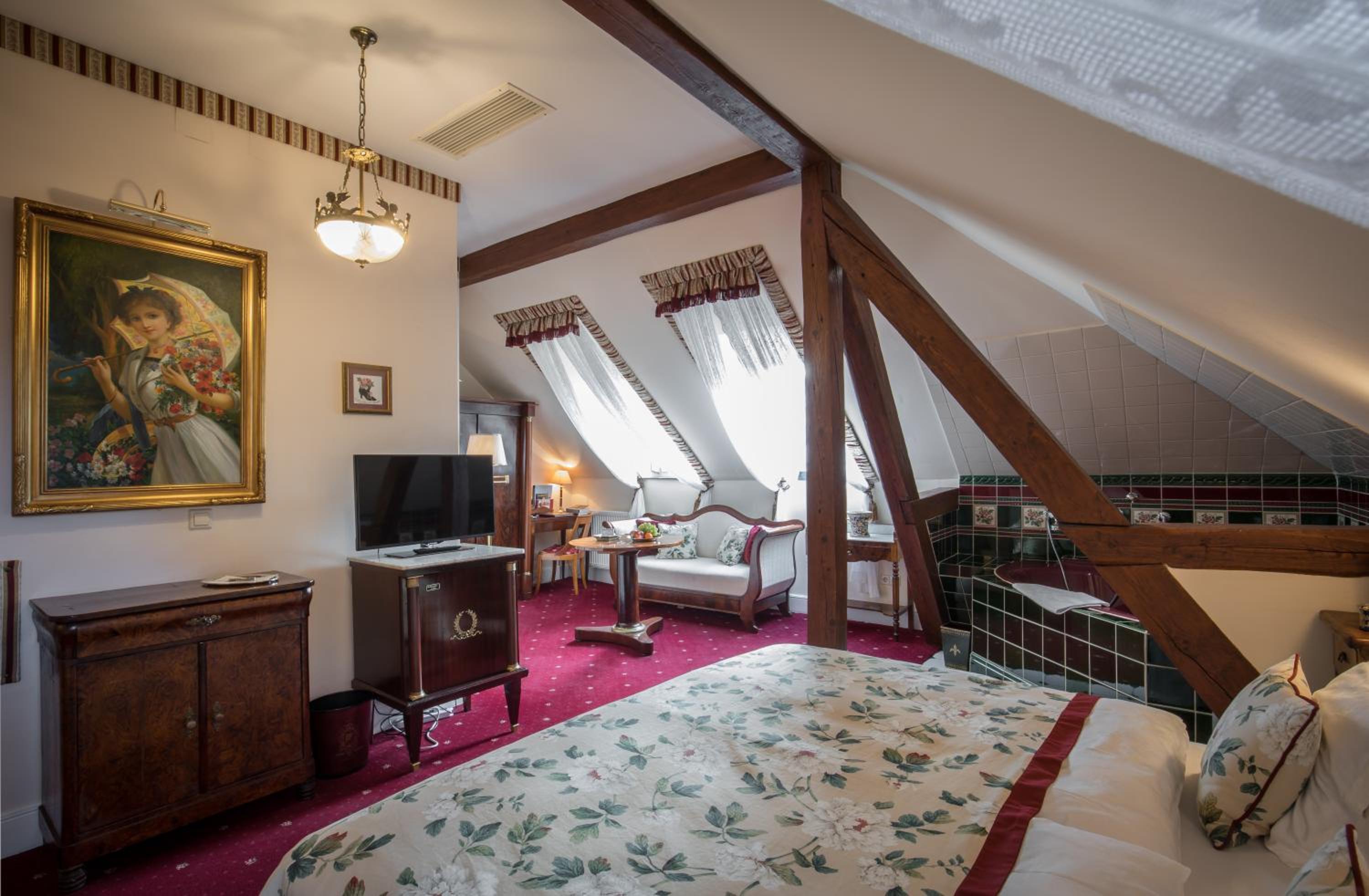 Deluxe Room - Photo 18