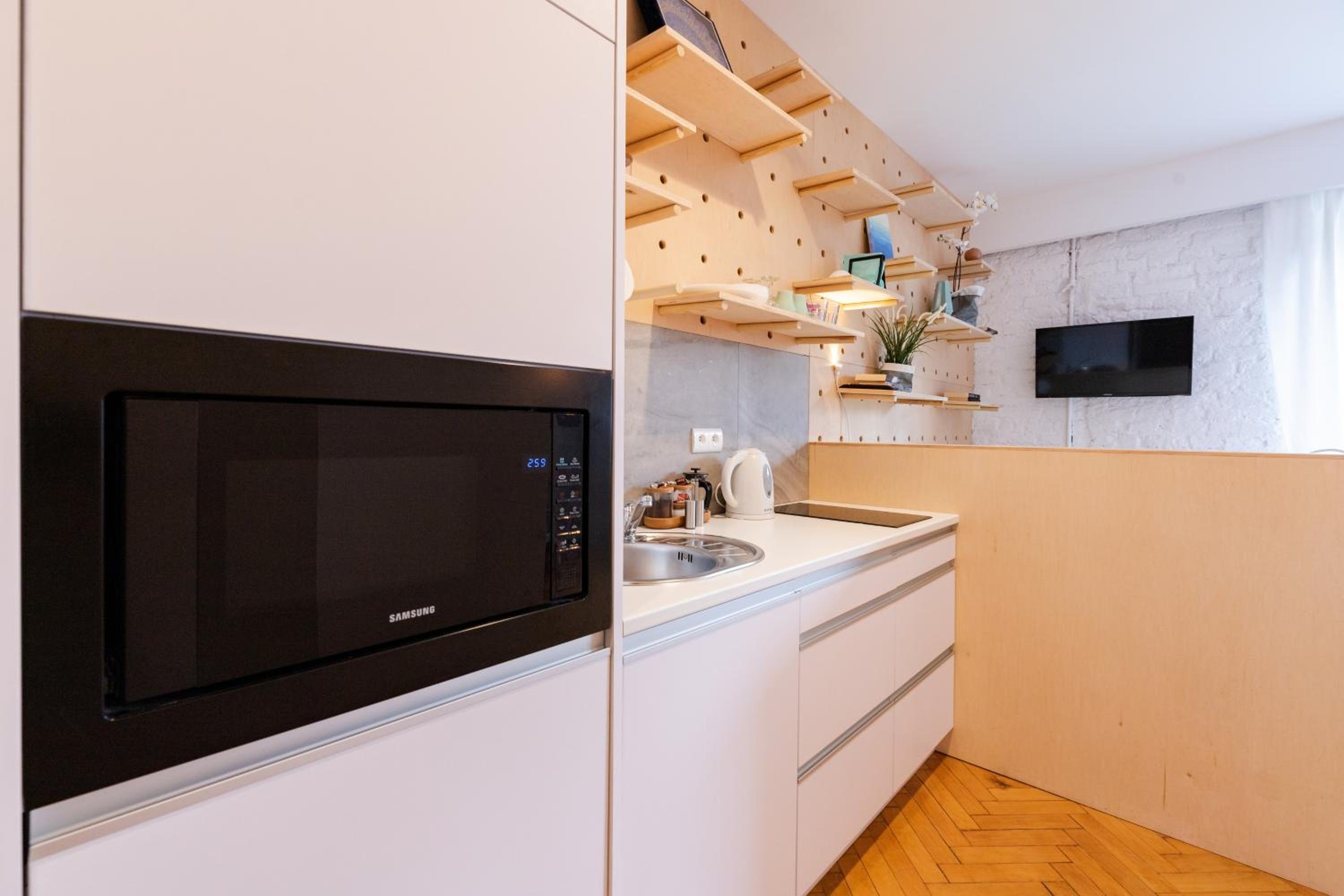 Studio Apartment - Photo 17