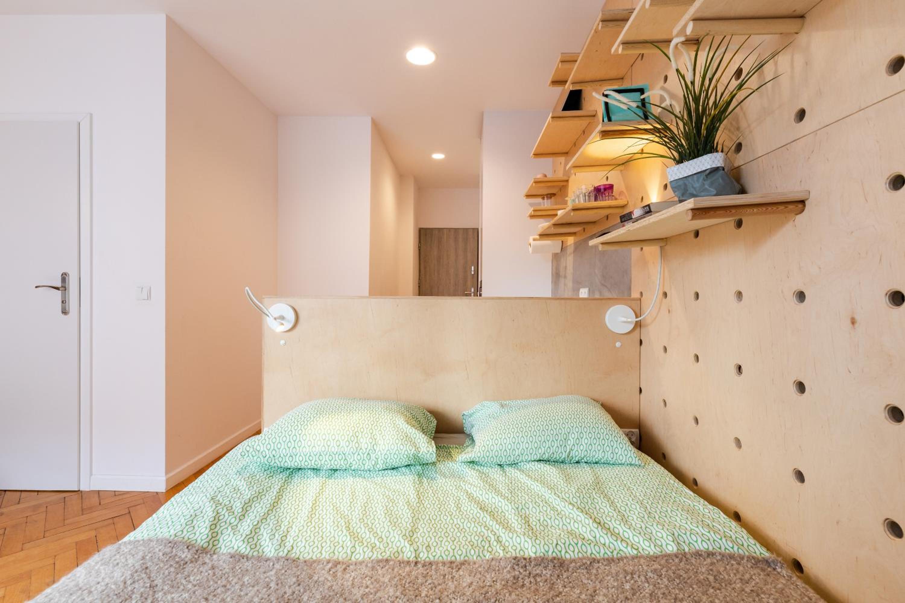 Studio Apartment - Photo 14