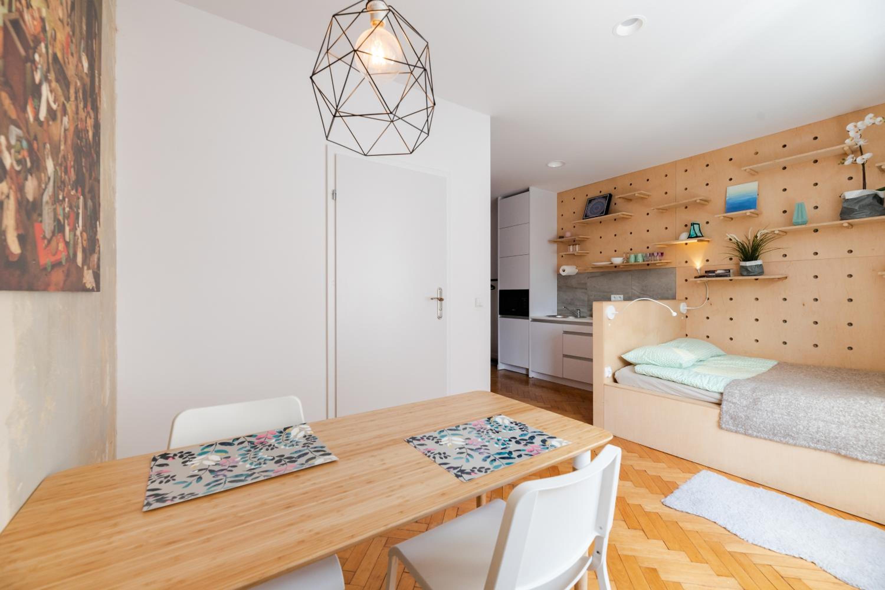 Studio Apartment - Photo 7
