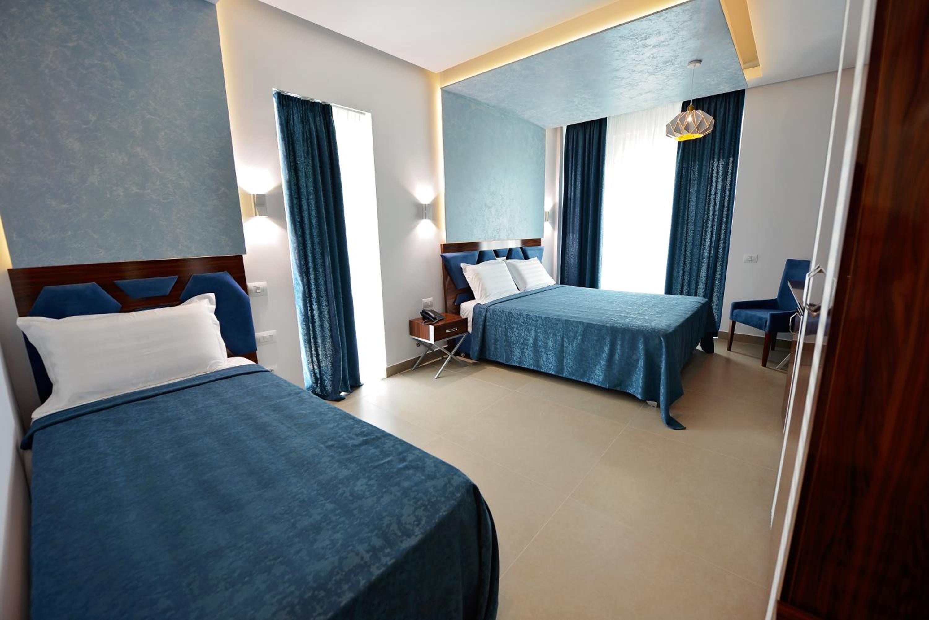 Deluxe Family Room