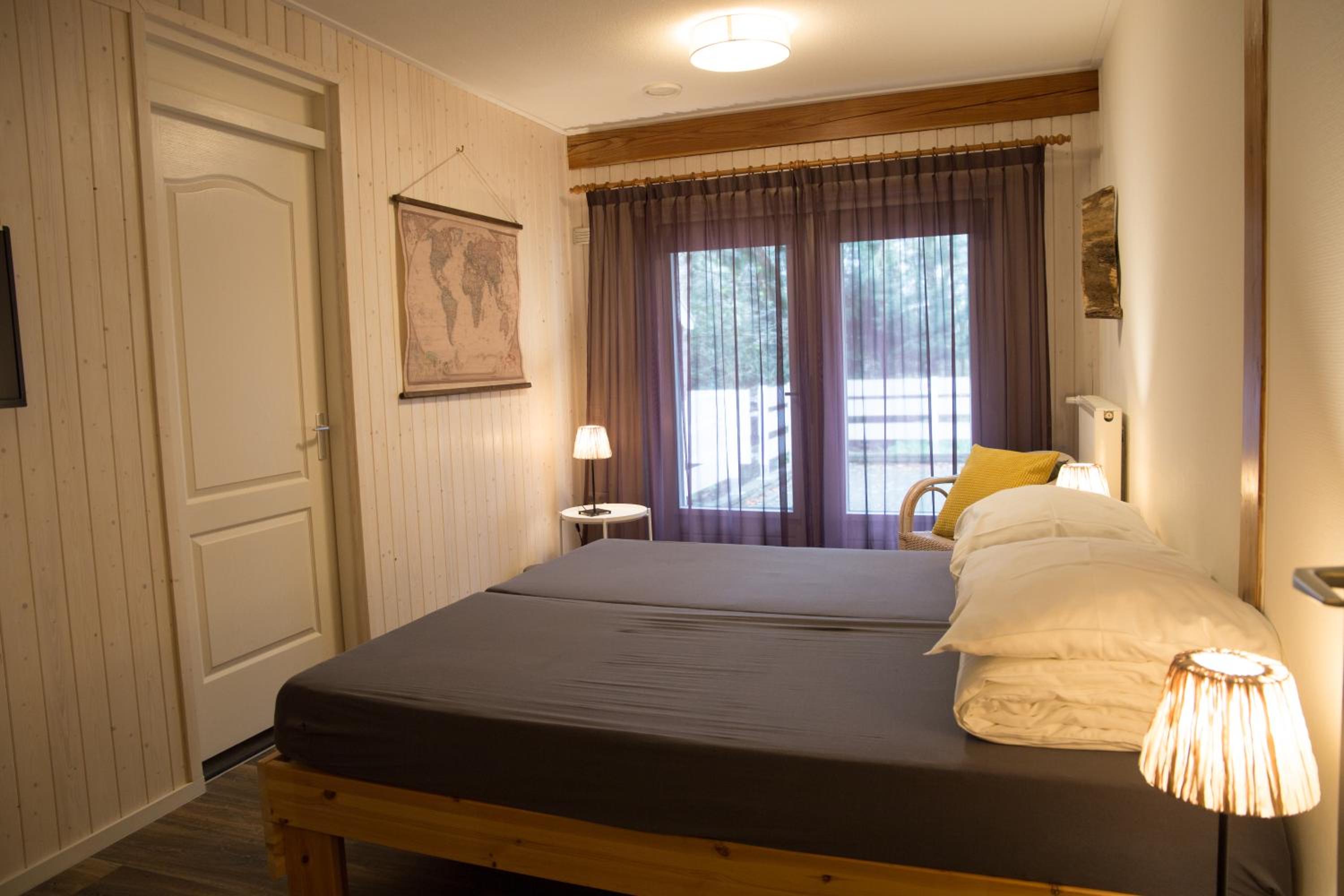 Twin Room with Private Bathroom 2 photo 3