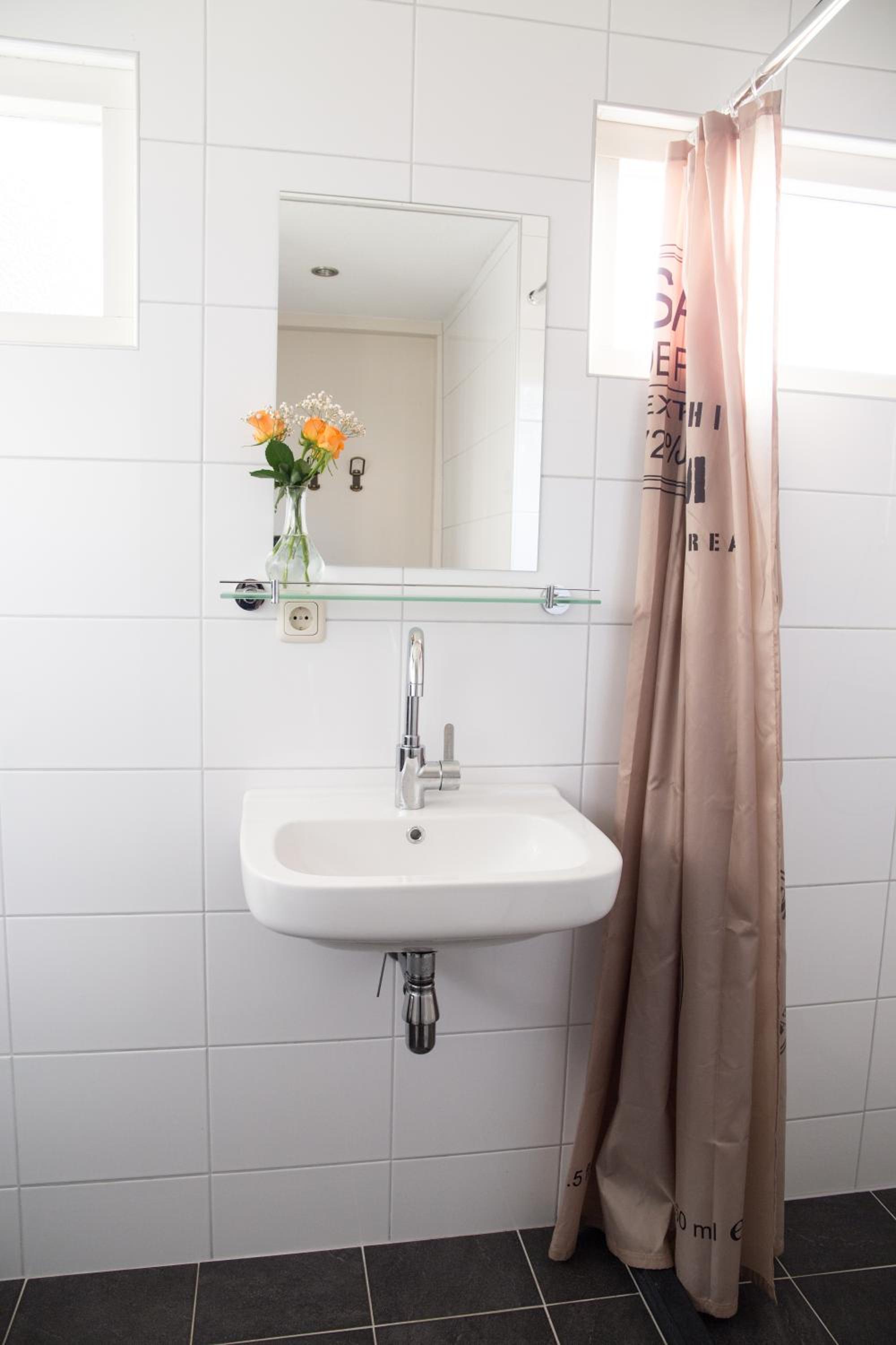 Twin Room with Shared Bathroom 4 photo 3