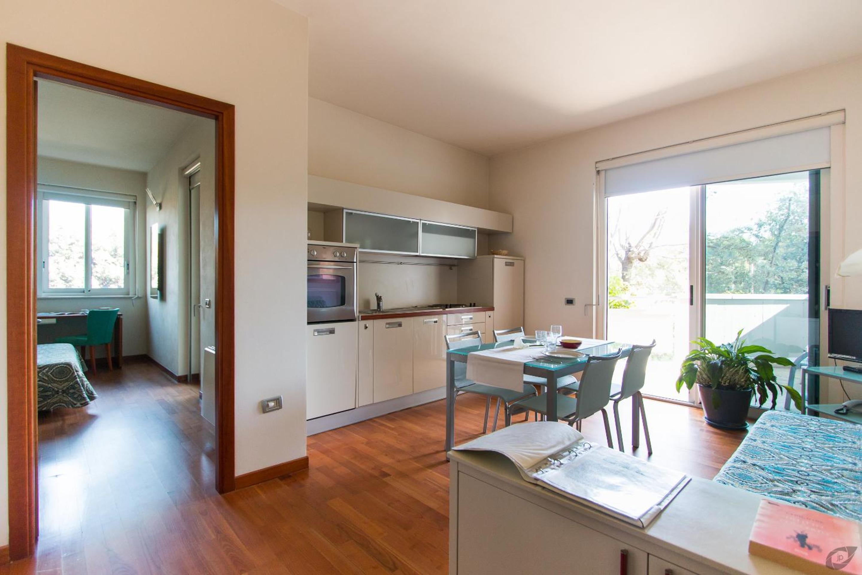 One-Bedroom Apartment with Balcony (2 Adults)