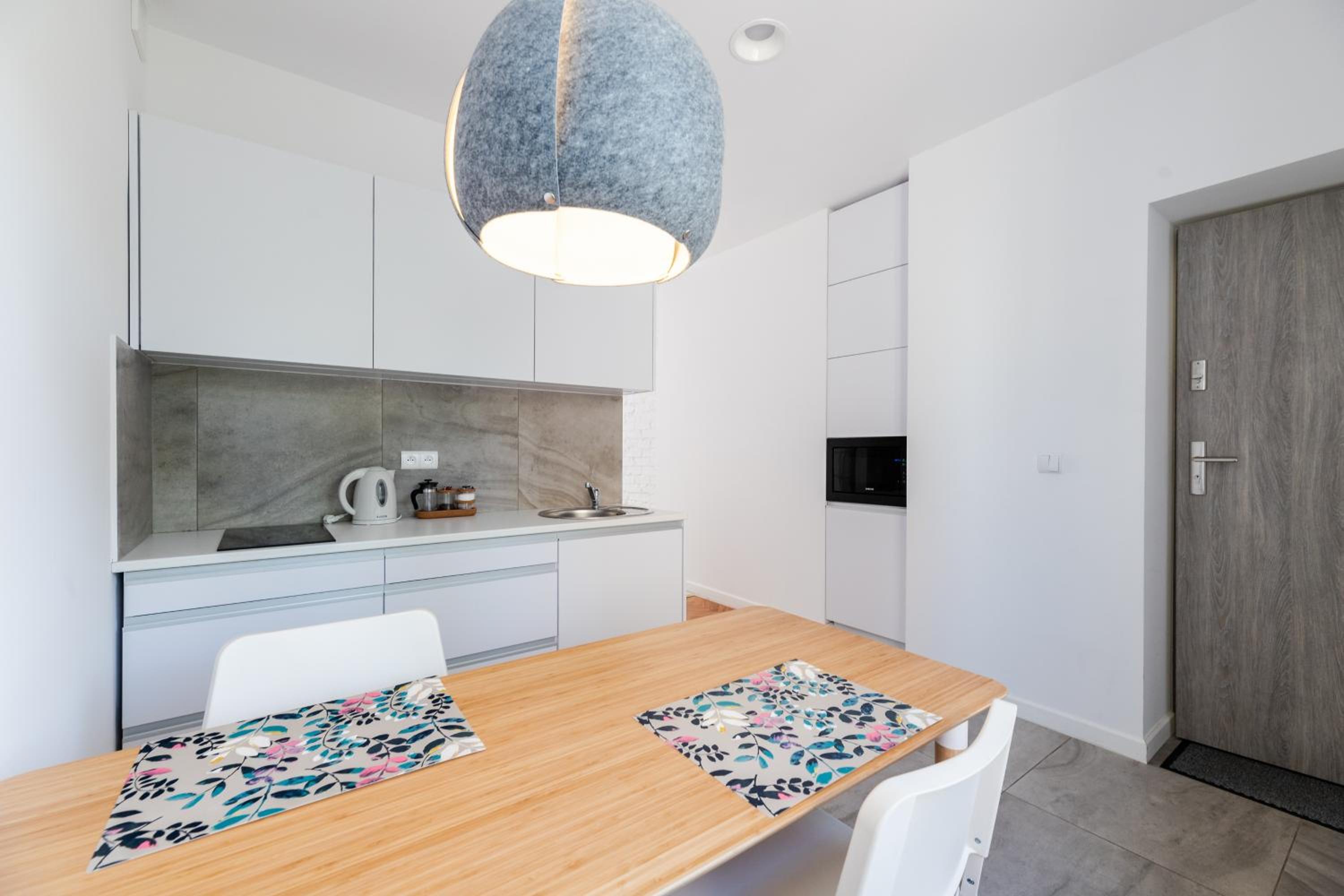 One-Bedroom Apartment - Photo 13
