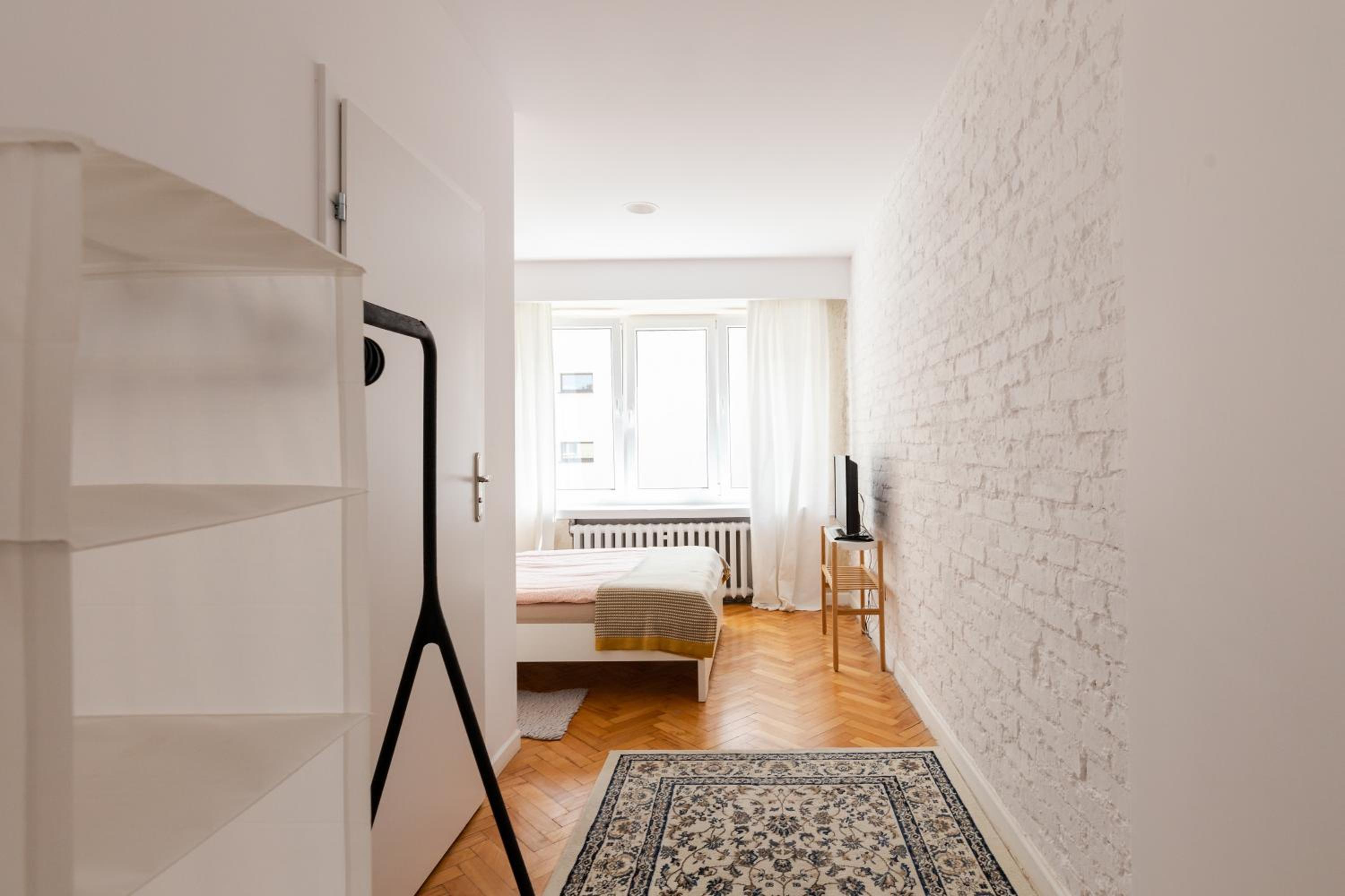 One-Bedroom Apartment - Photo 8