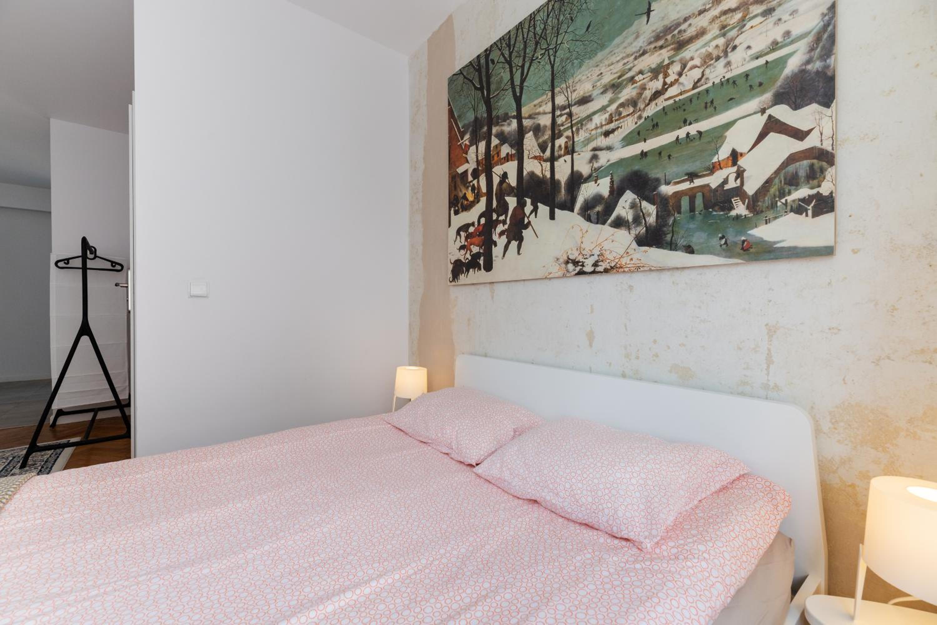 One-Bedroom Apartment - Photo 4
