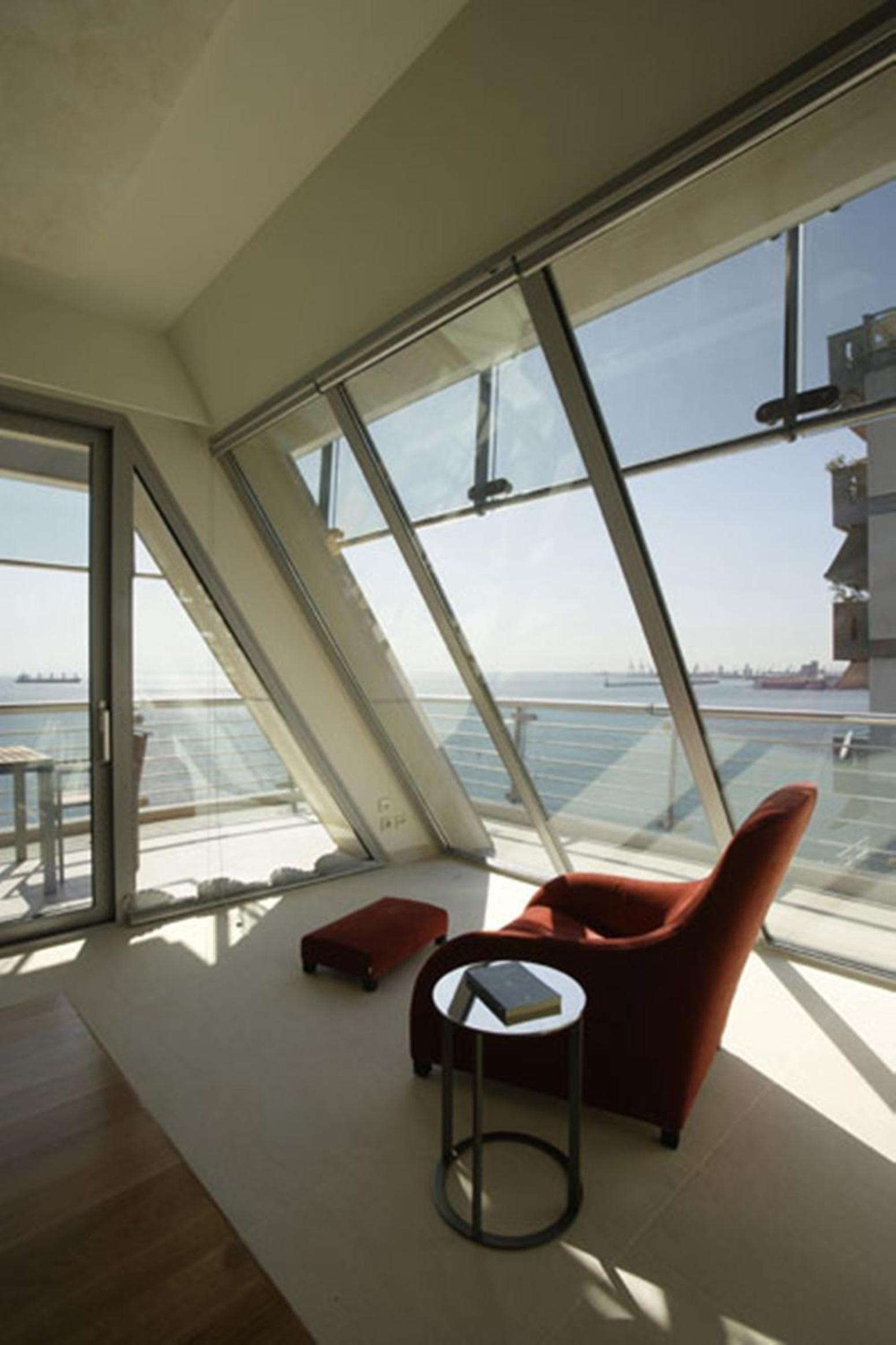 Senior Suite with Front Sea View - Photo 4