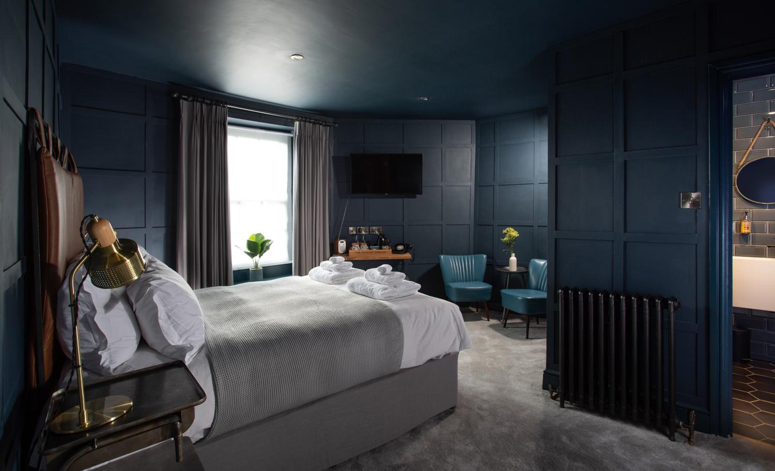 Deluxe King Room - Photo 1