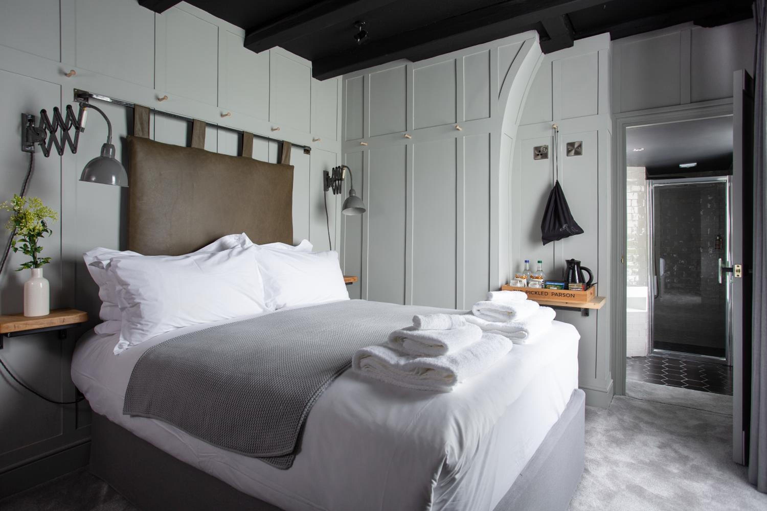 Deluxe Double Room - Photo 12