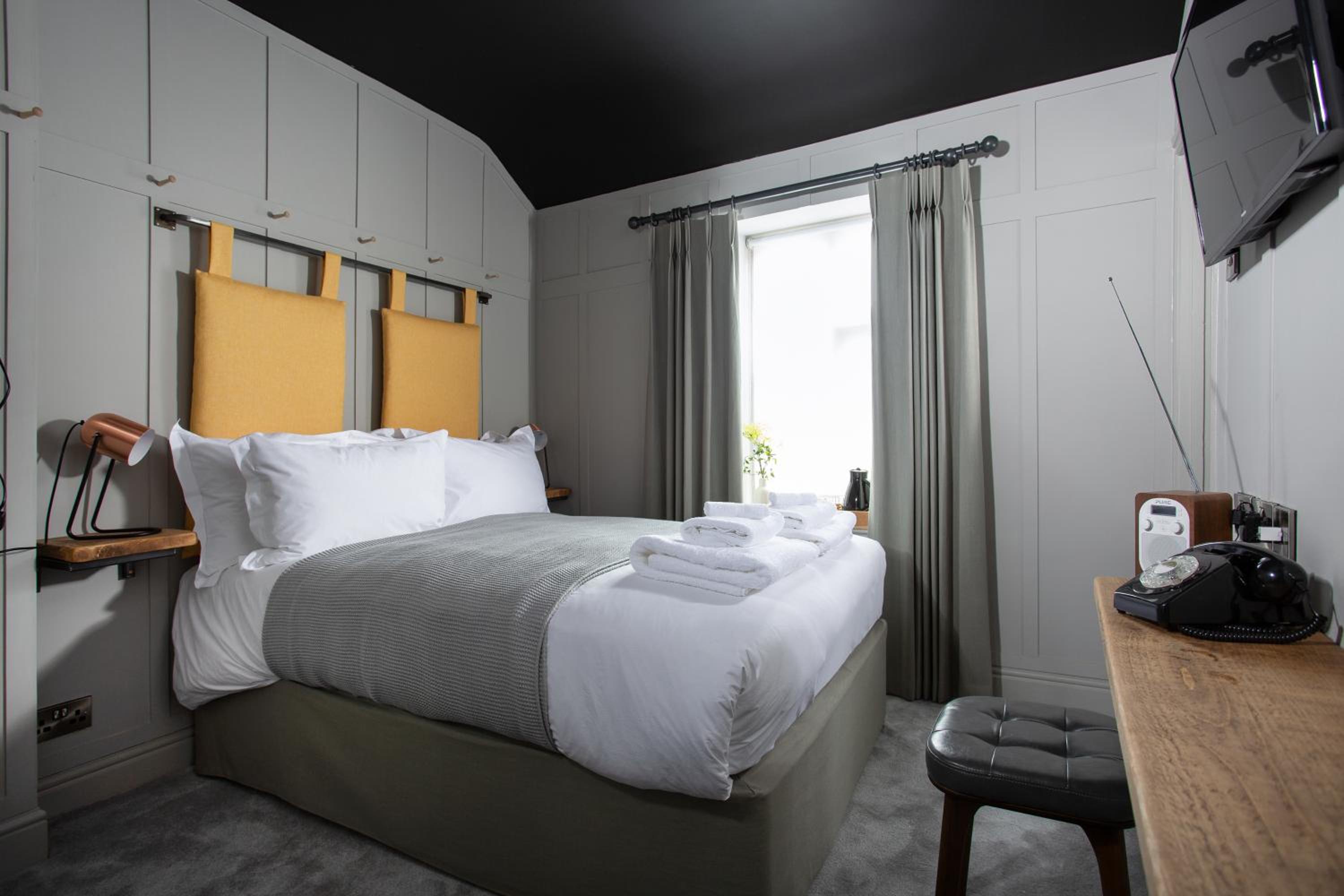 Double Room - Photo 2