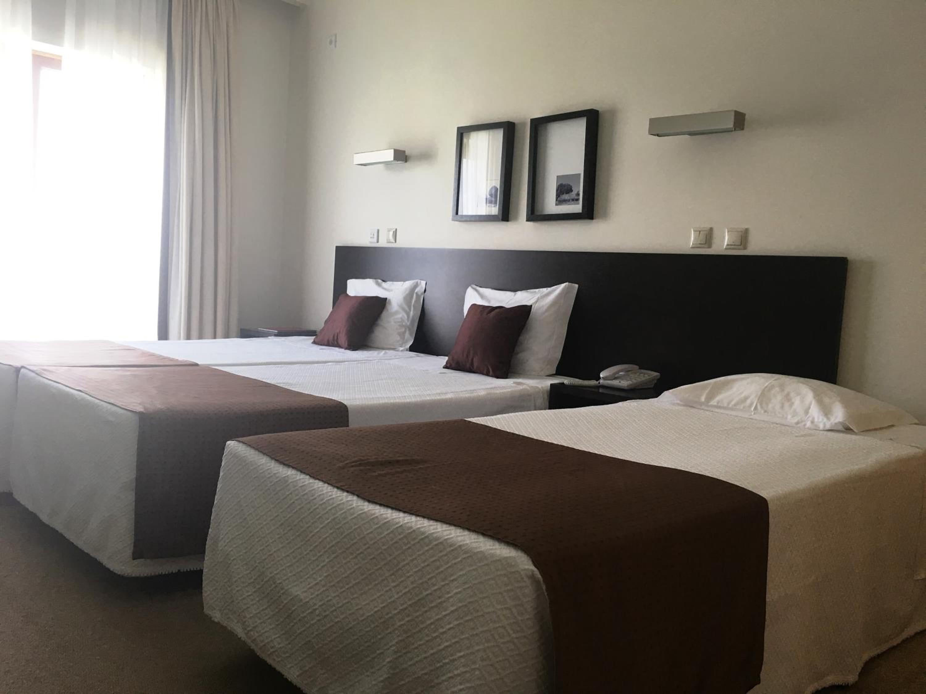 Double Room with Extra Bed photo 2