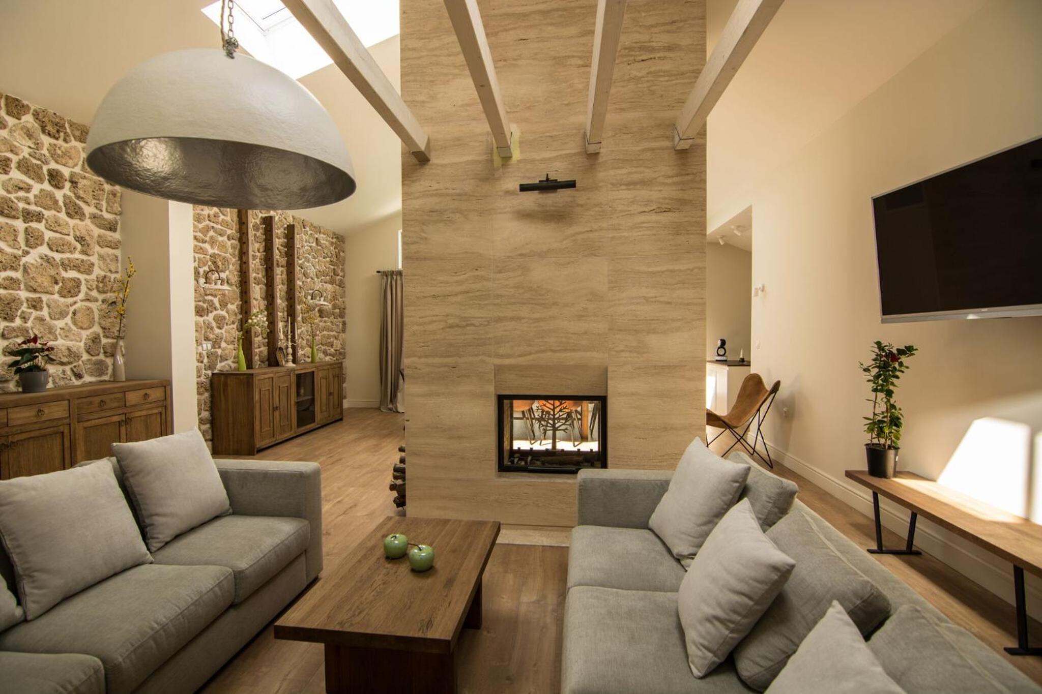 One-Bedroom Apartment - Photo 13