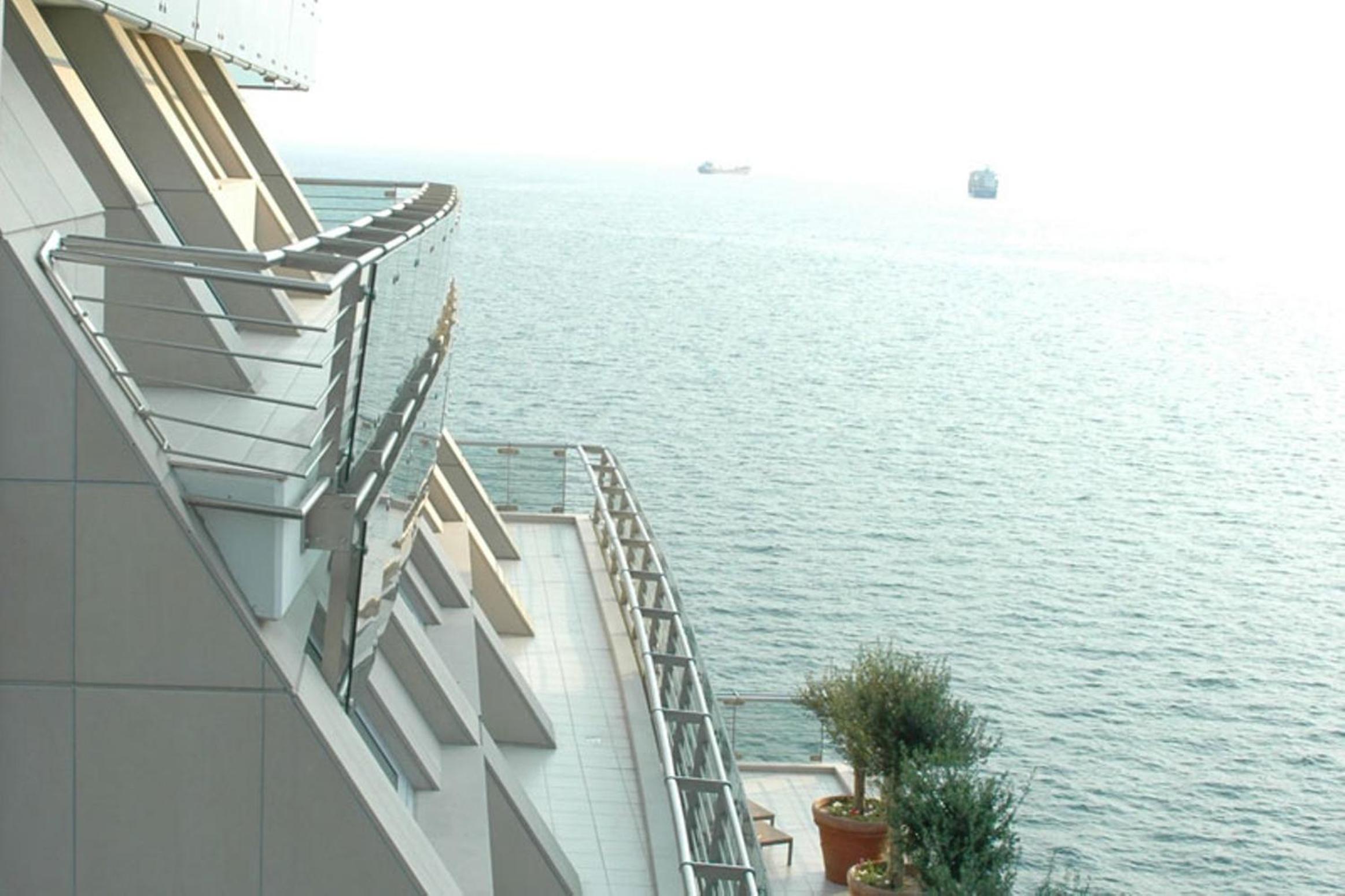 Junior Suite with Side Sea View - Photo 4