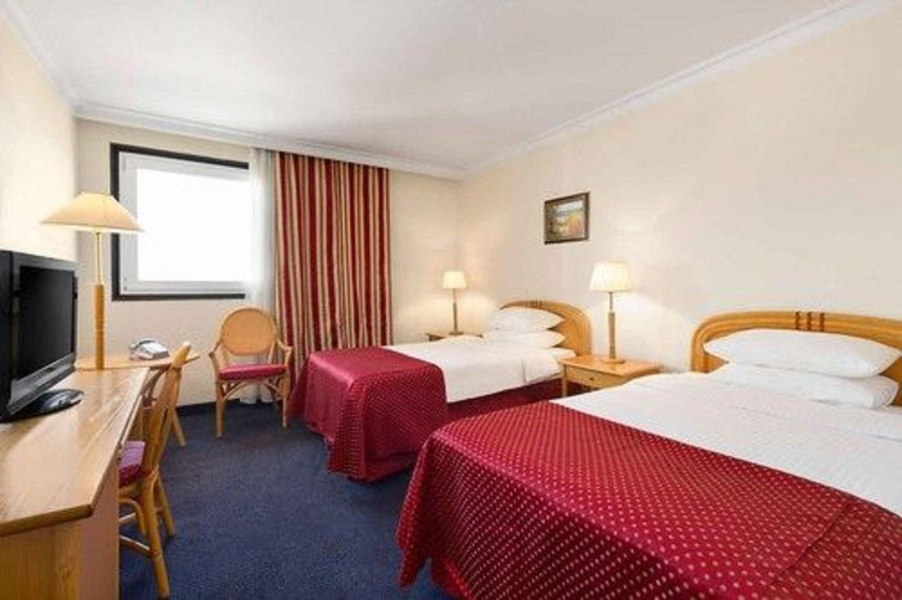 Superior Twin Room - Photo 4