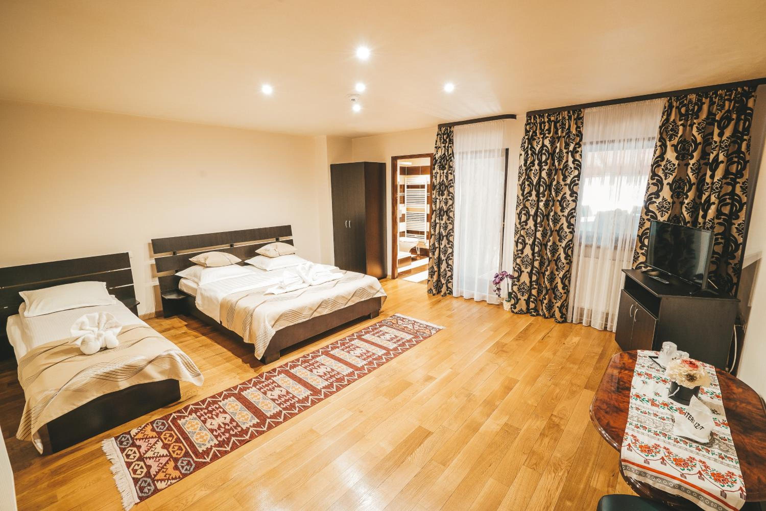 Triple Room with Shower photo 1