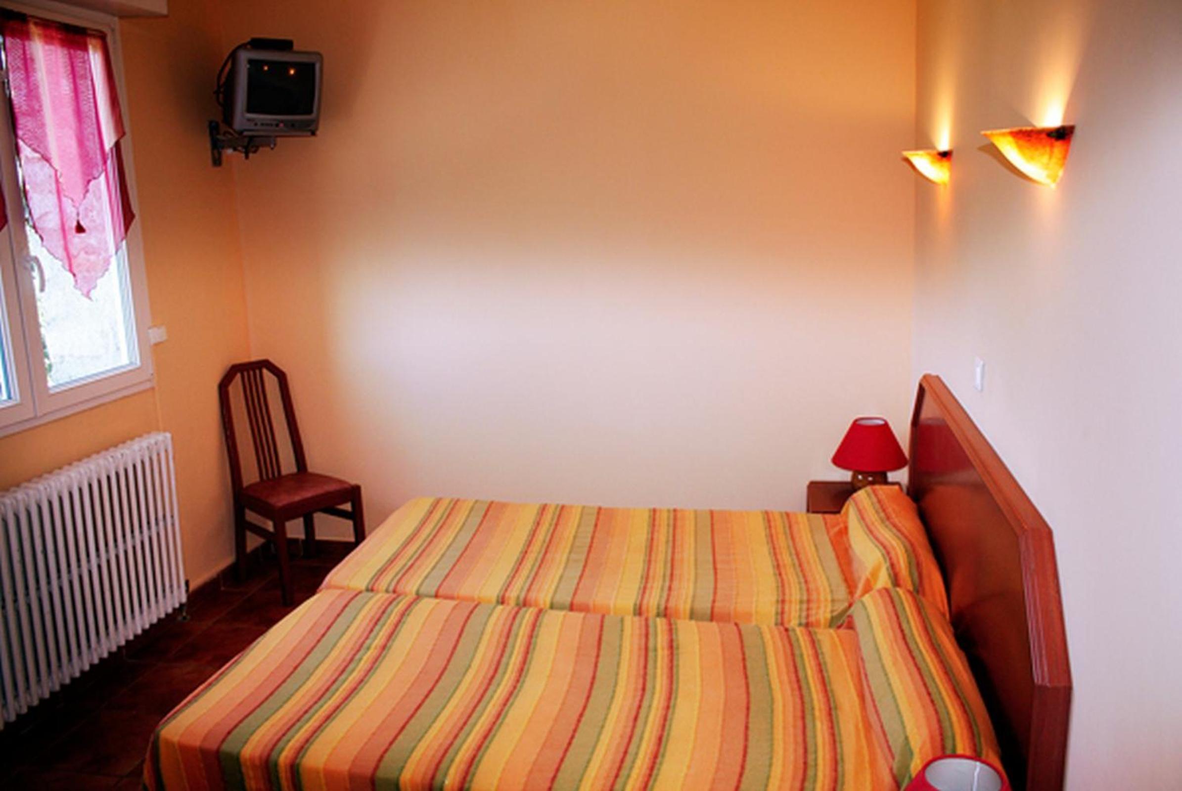 Twin Room - Photo 1