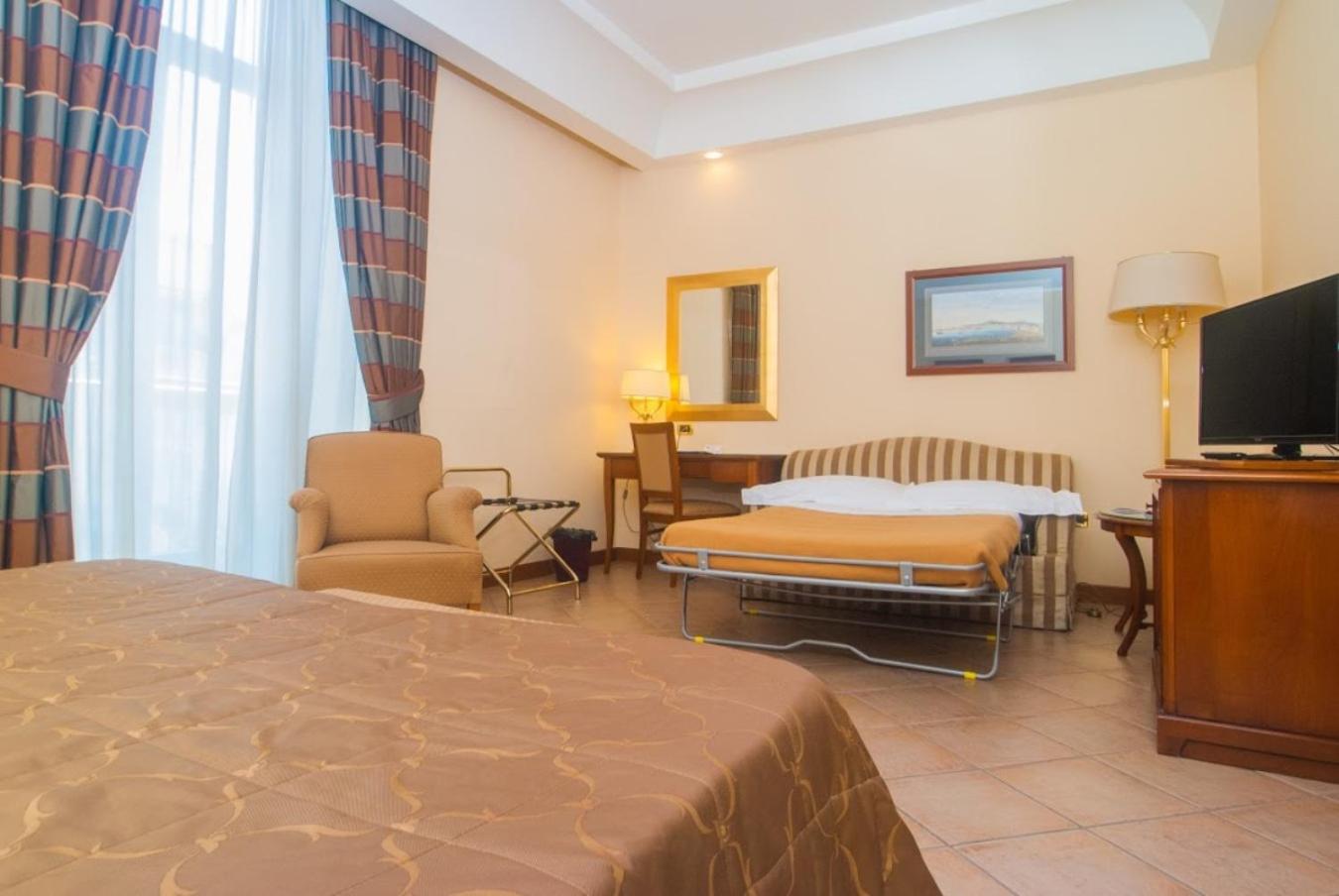 Deluxe Double Room photo 2