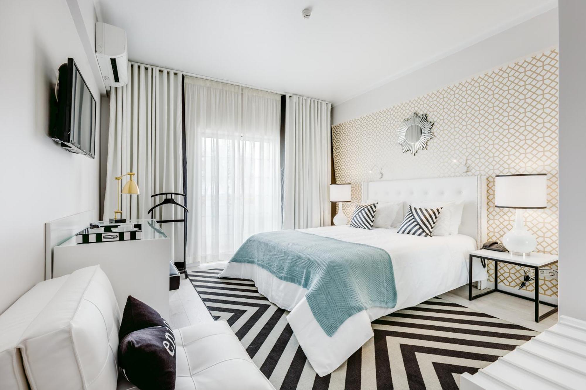 Double or Twin Room - Photo 1