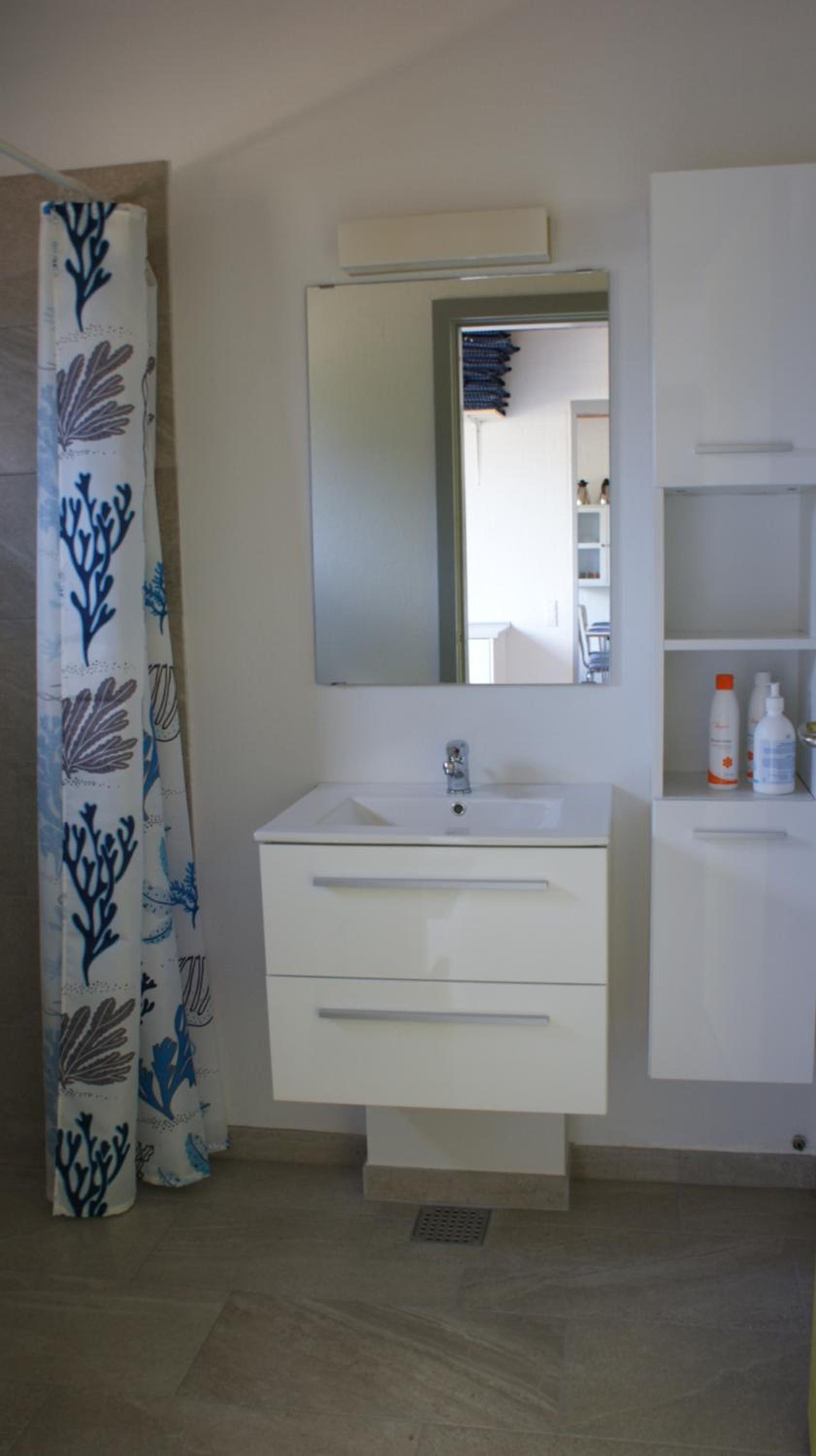 Two-Bedroom House - Photo 51