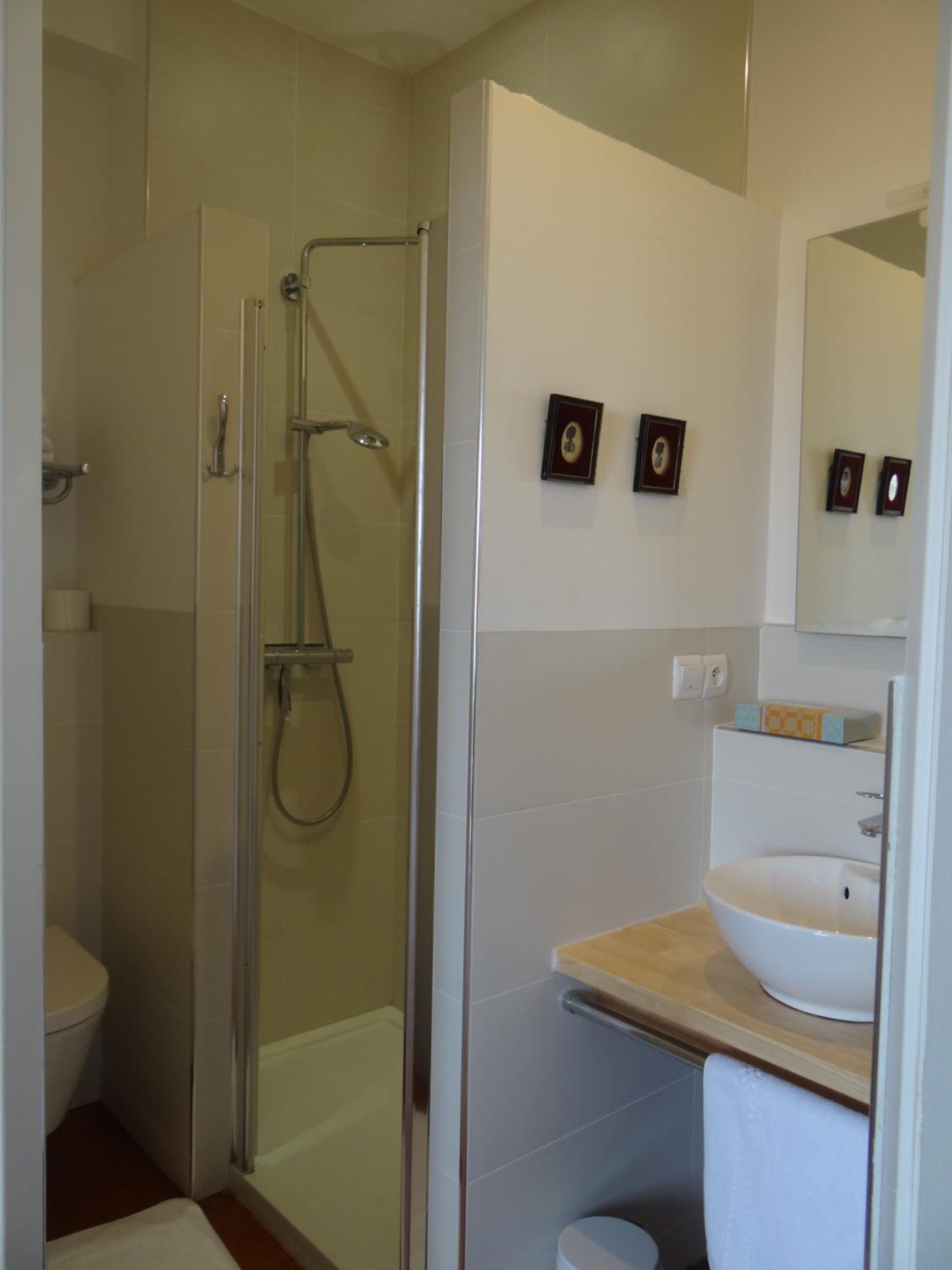 Double Room - Photo 7