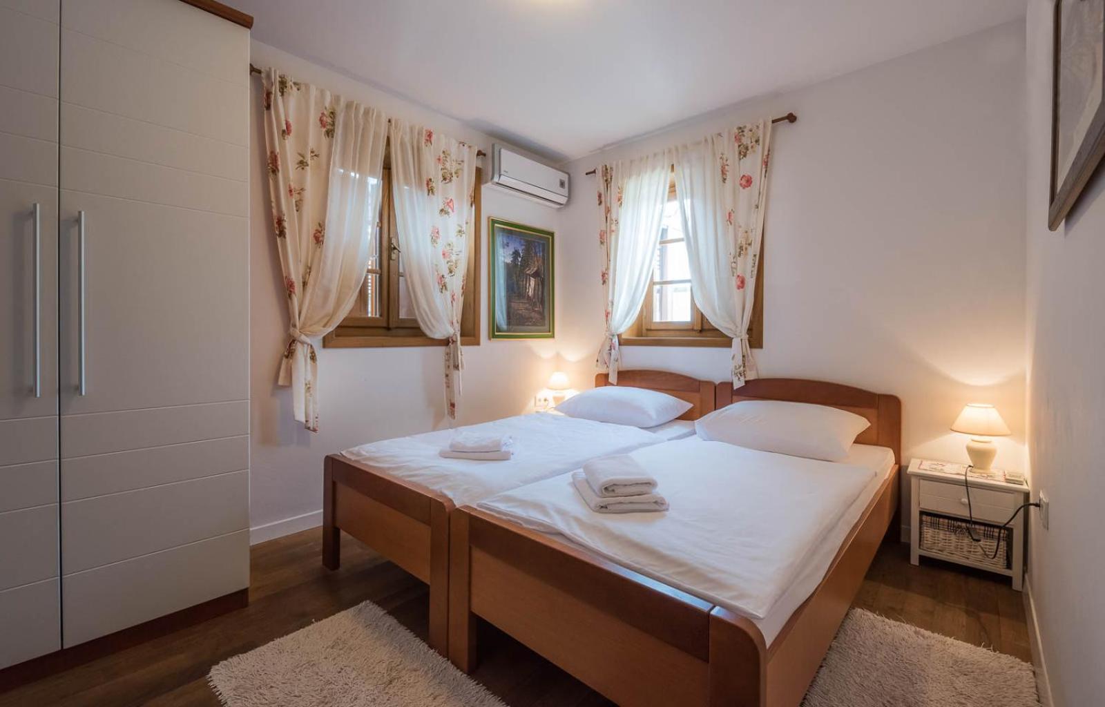 Double Room - Photo 1