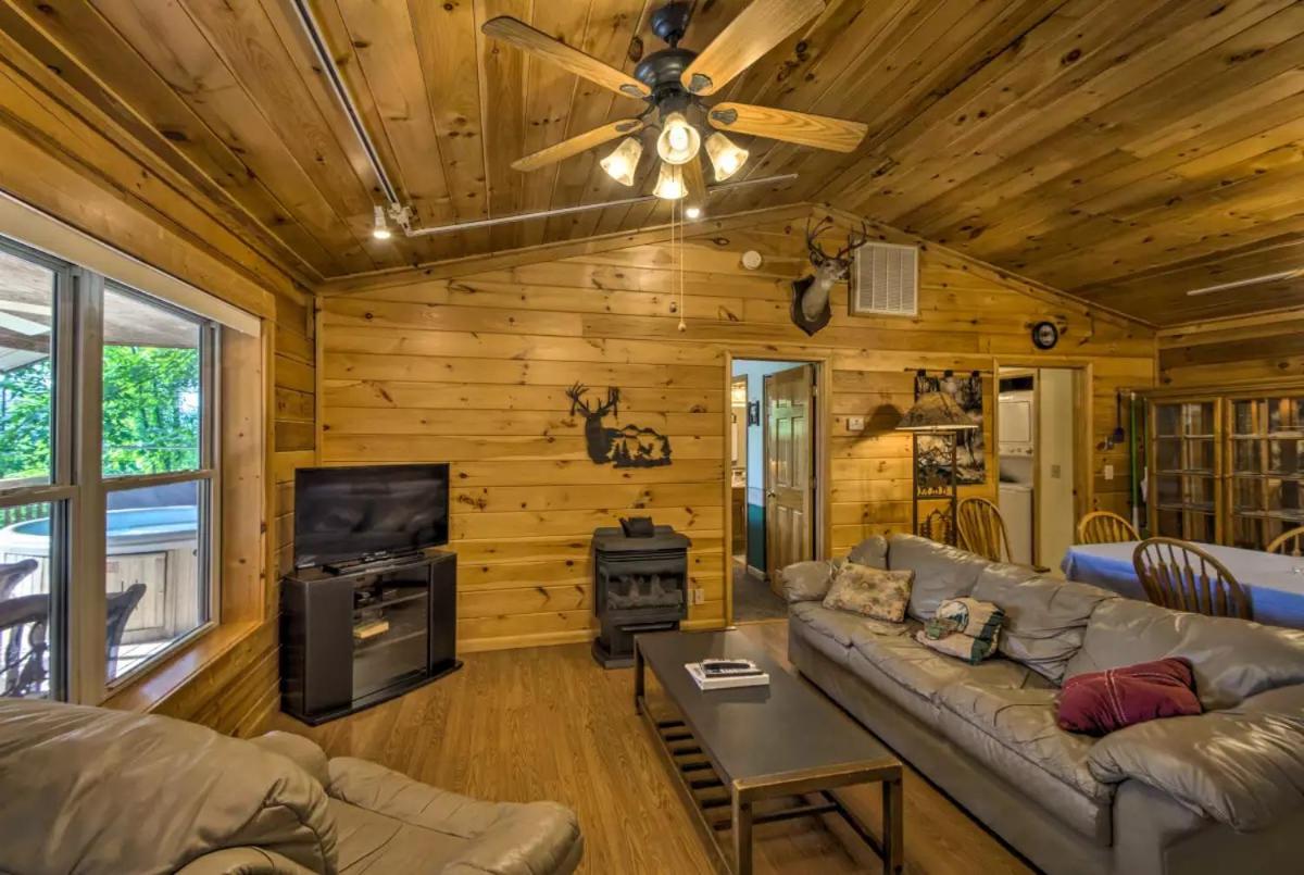 Cabin #8- Deer Glen photo 2