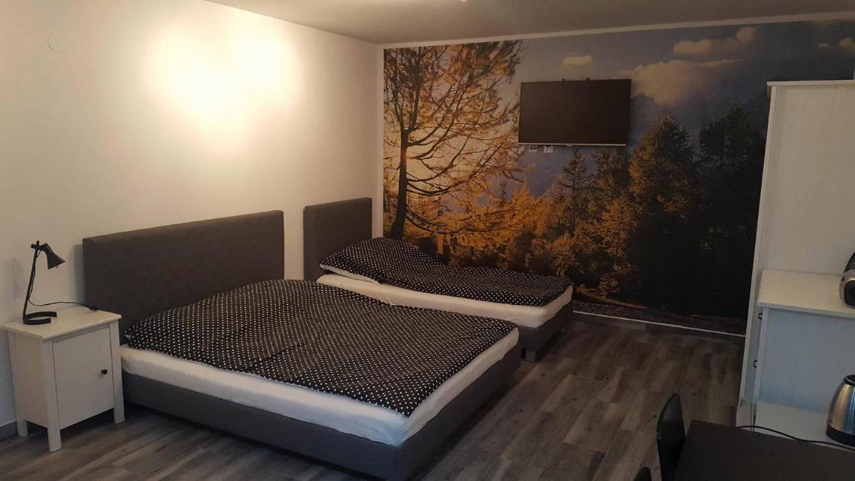 Triple Room with Private Bathroom - Photo 1