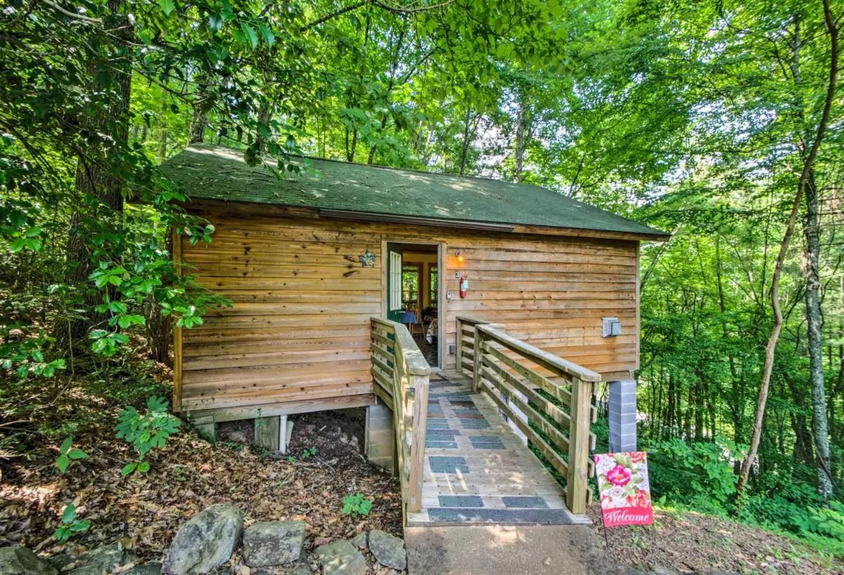 Cabin #3- Gone Hunting photo 2