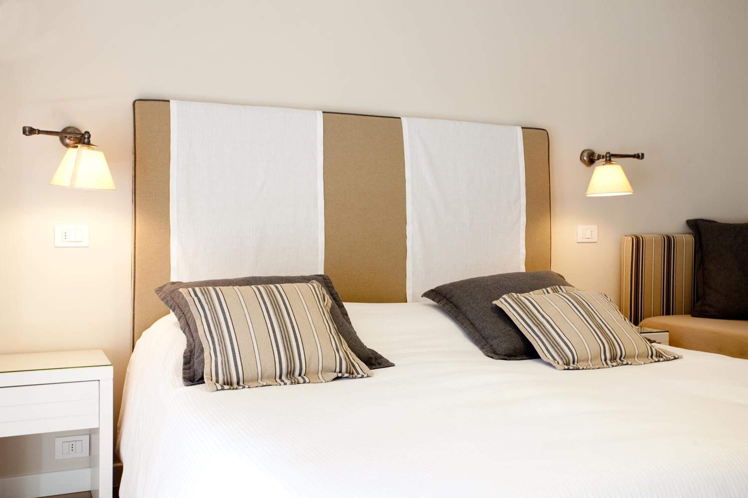 Deluxe Double or Twin Room - Photo 3