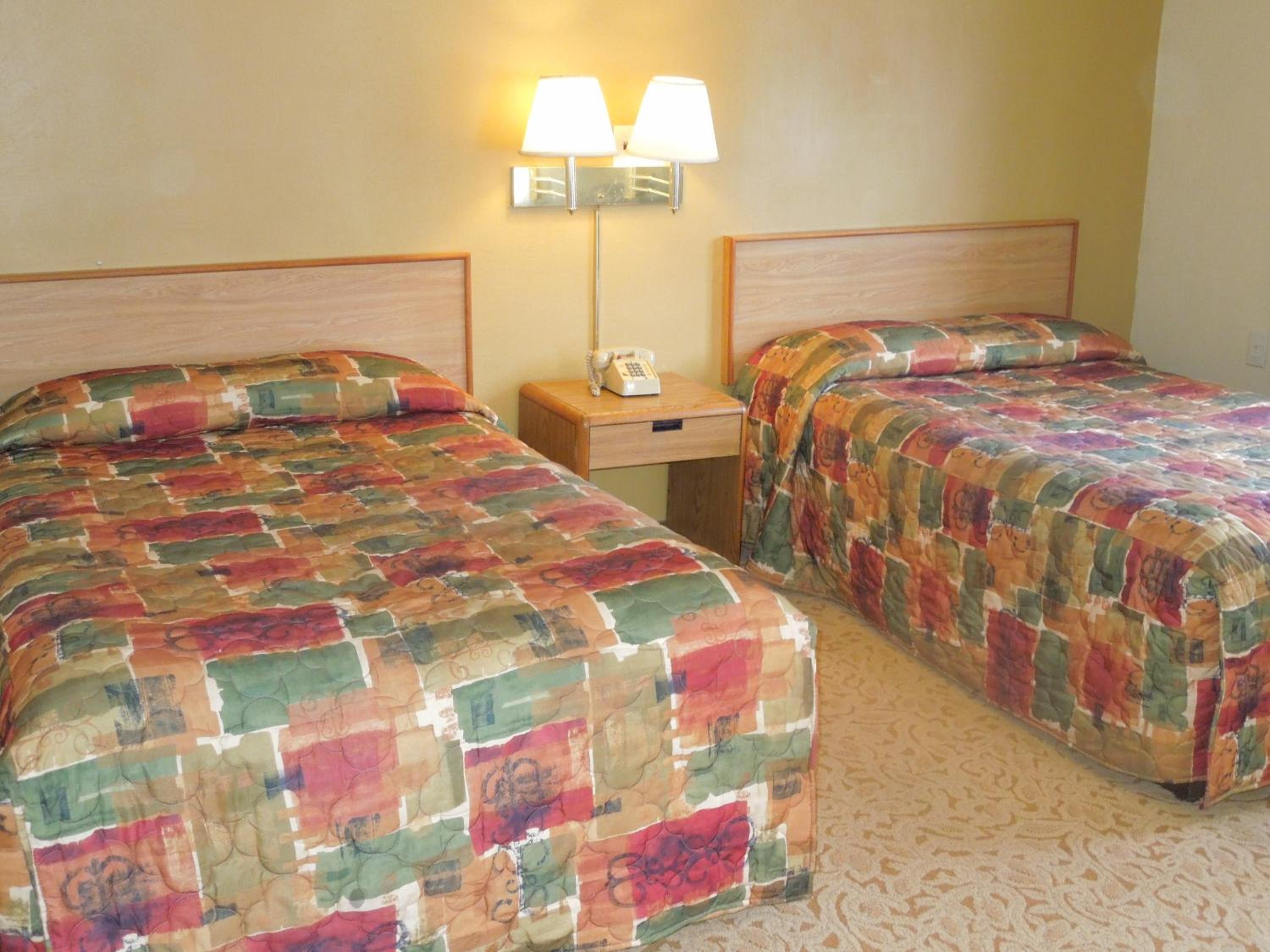 Double Room with Two Double Beds - Photo 2