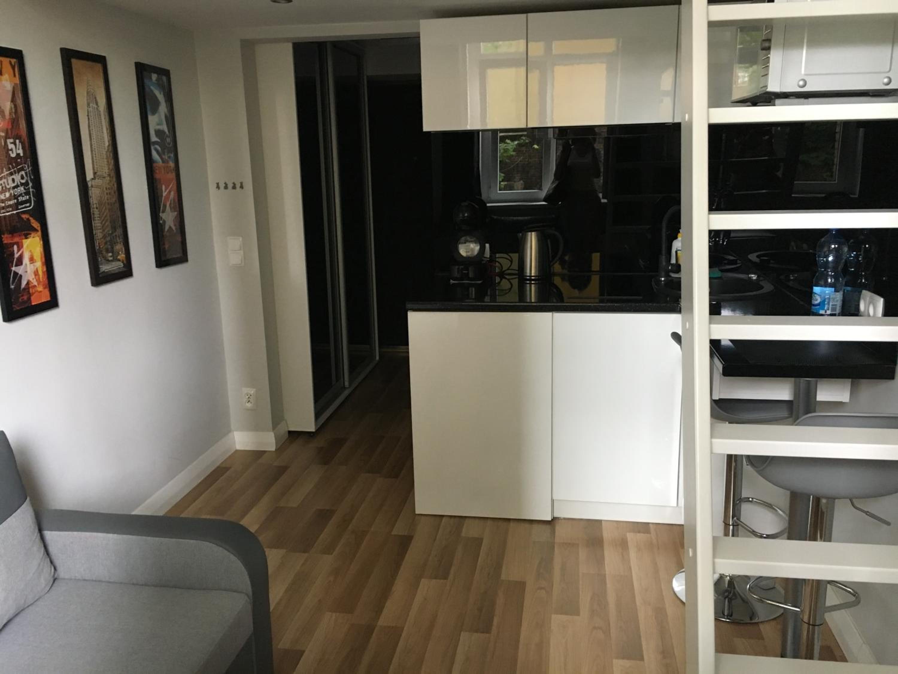 Studio Apartment - Photo 15