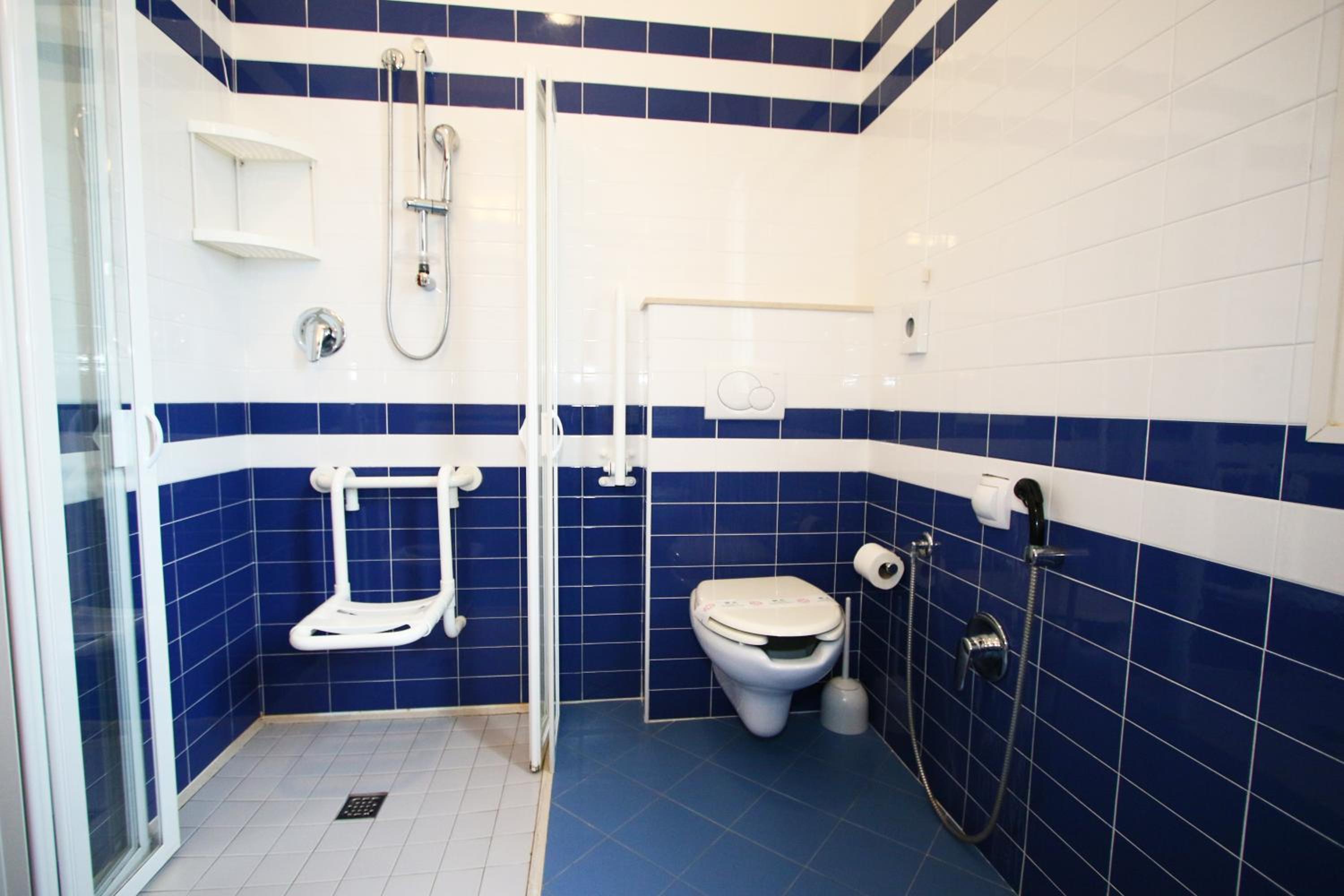 Standard Double or Twin Room photo 2
