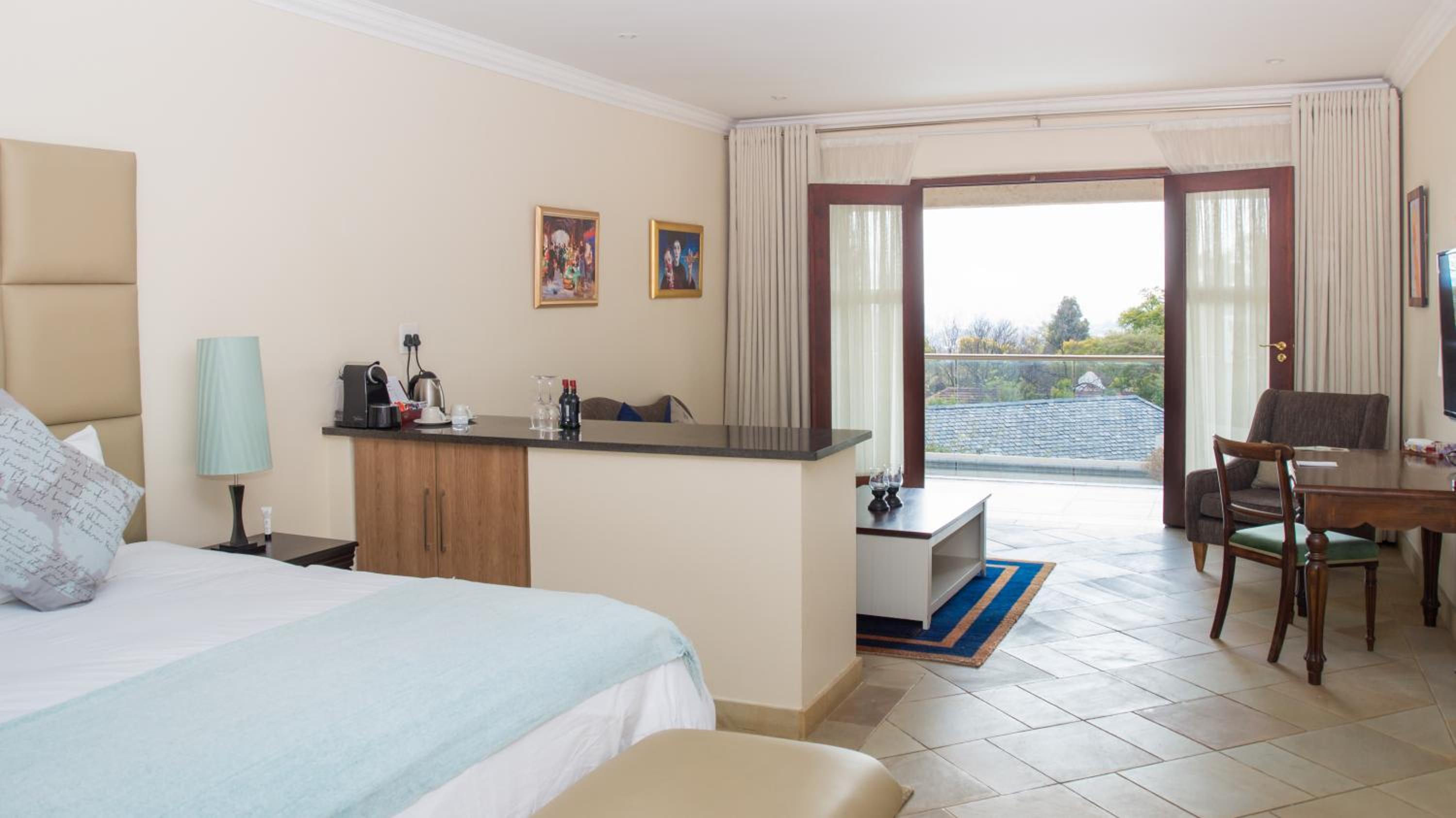 Deluxe King Room