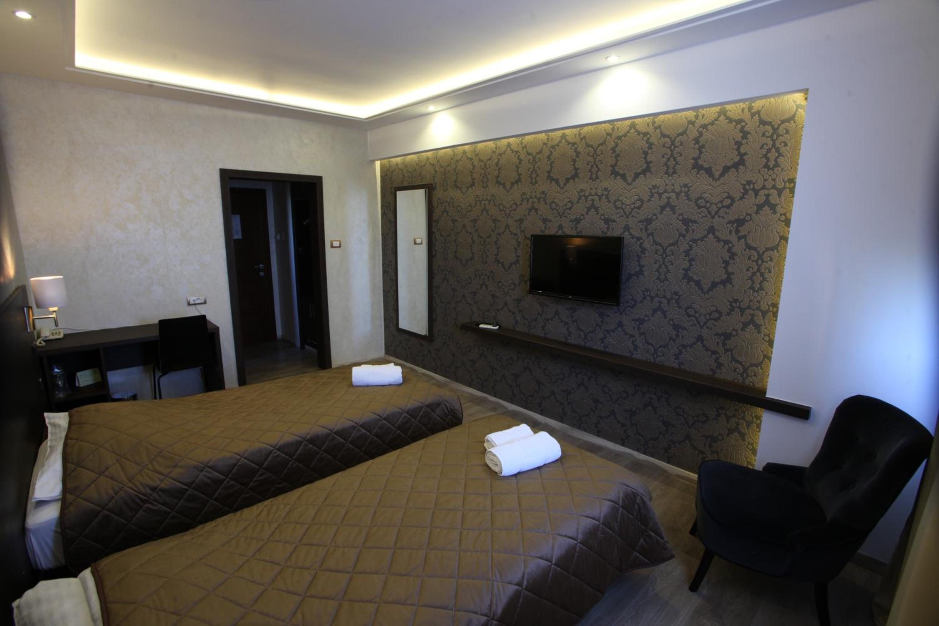 Comfort Double or Twin Room - Photo 1