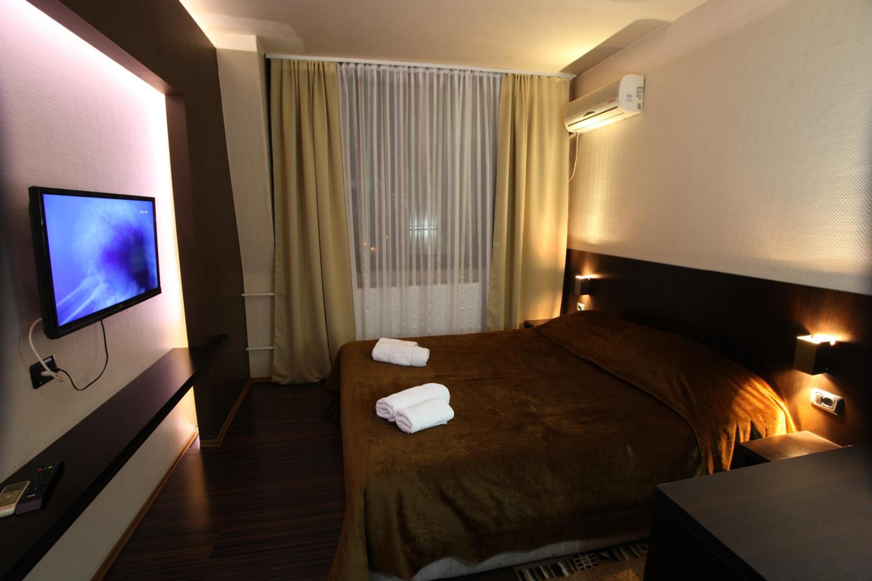 Standard Double or Twin Room - Photo 3