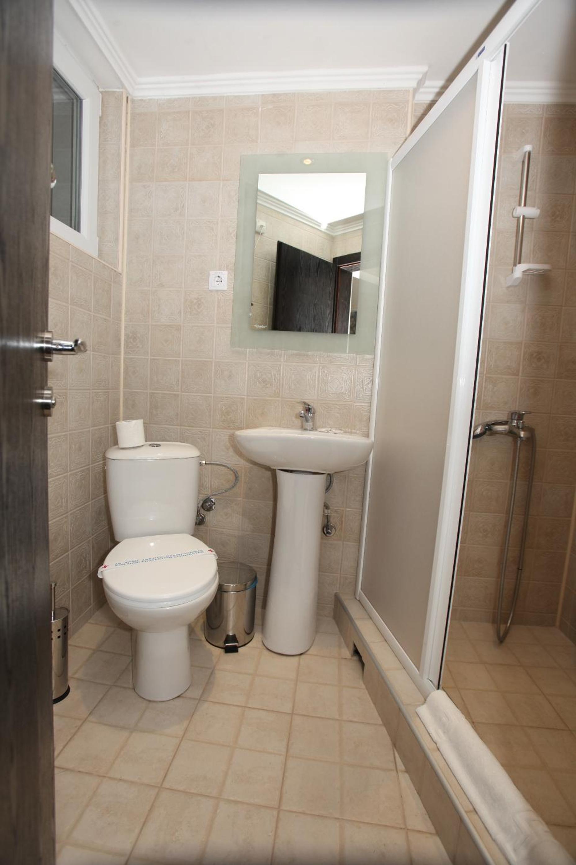 Standard Triple Room - Photo 3