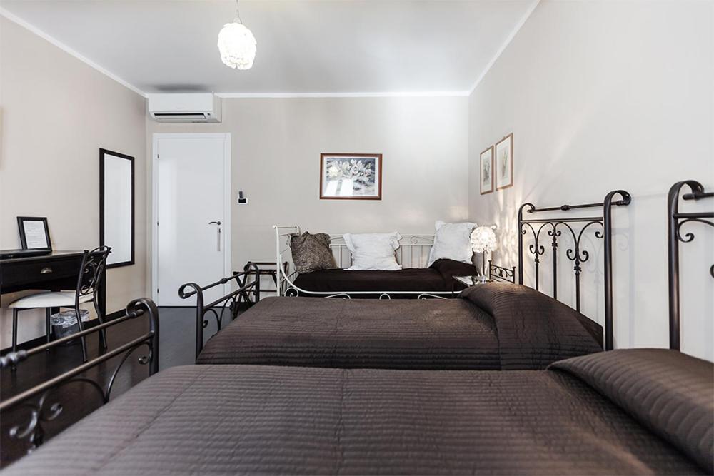 Triple Room with Private External Bathroom