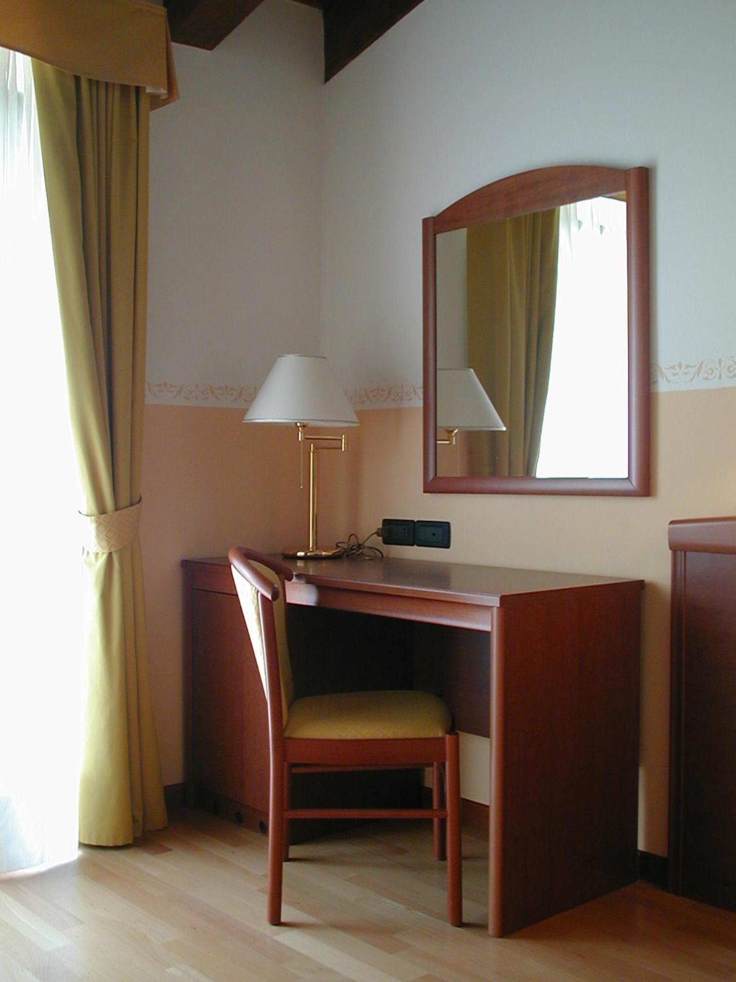 Double or Twin Room - Photo 5