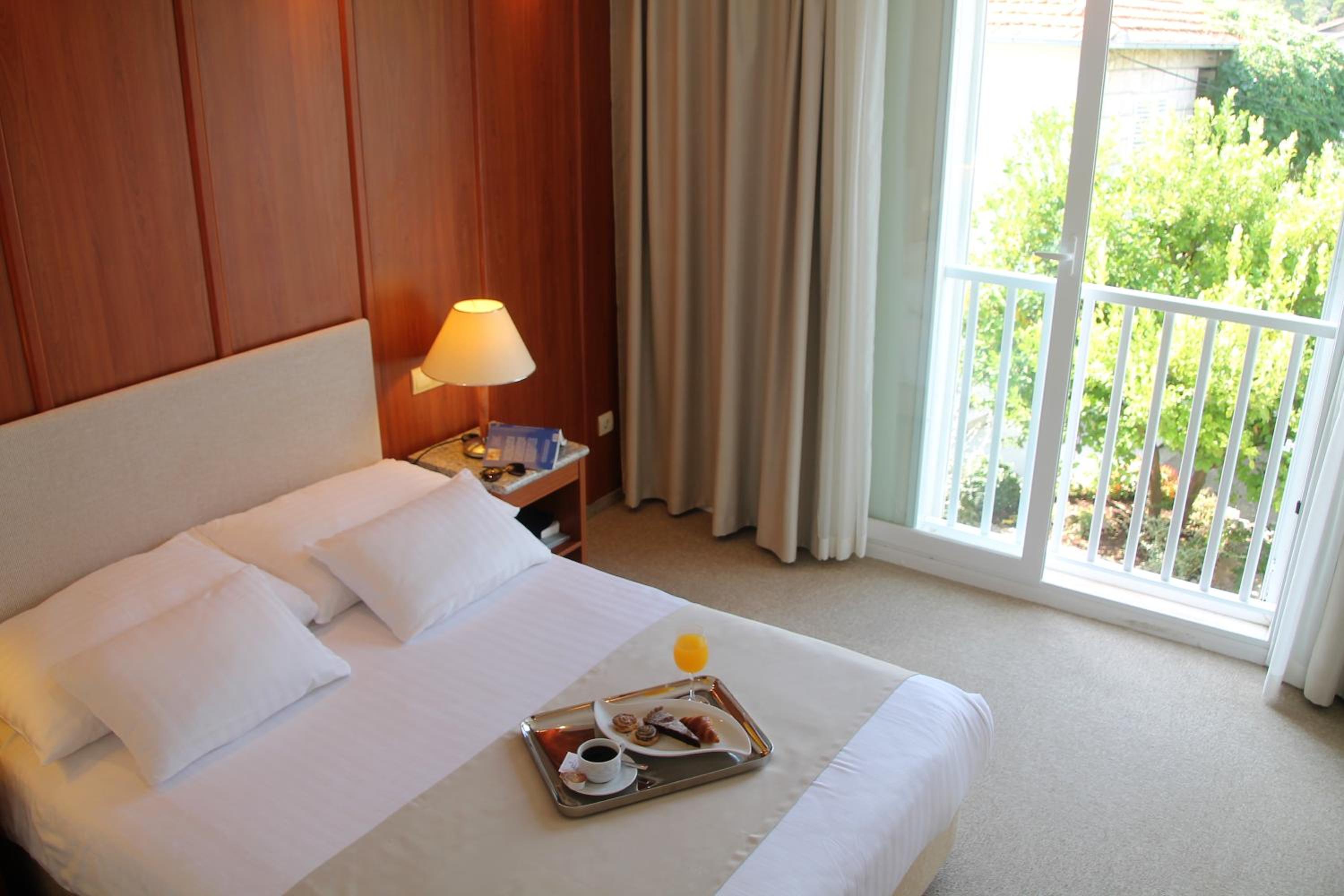 Standard Double Room - Photo 4