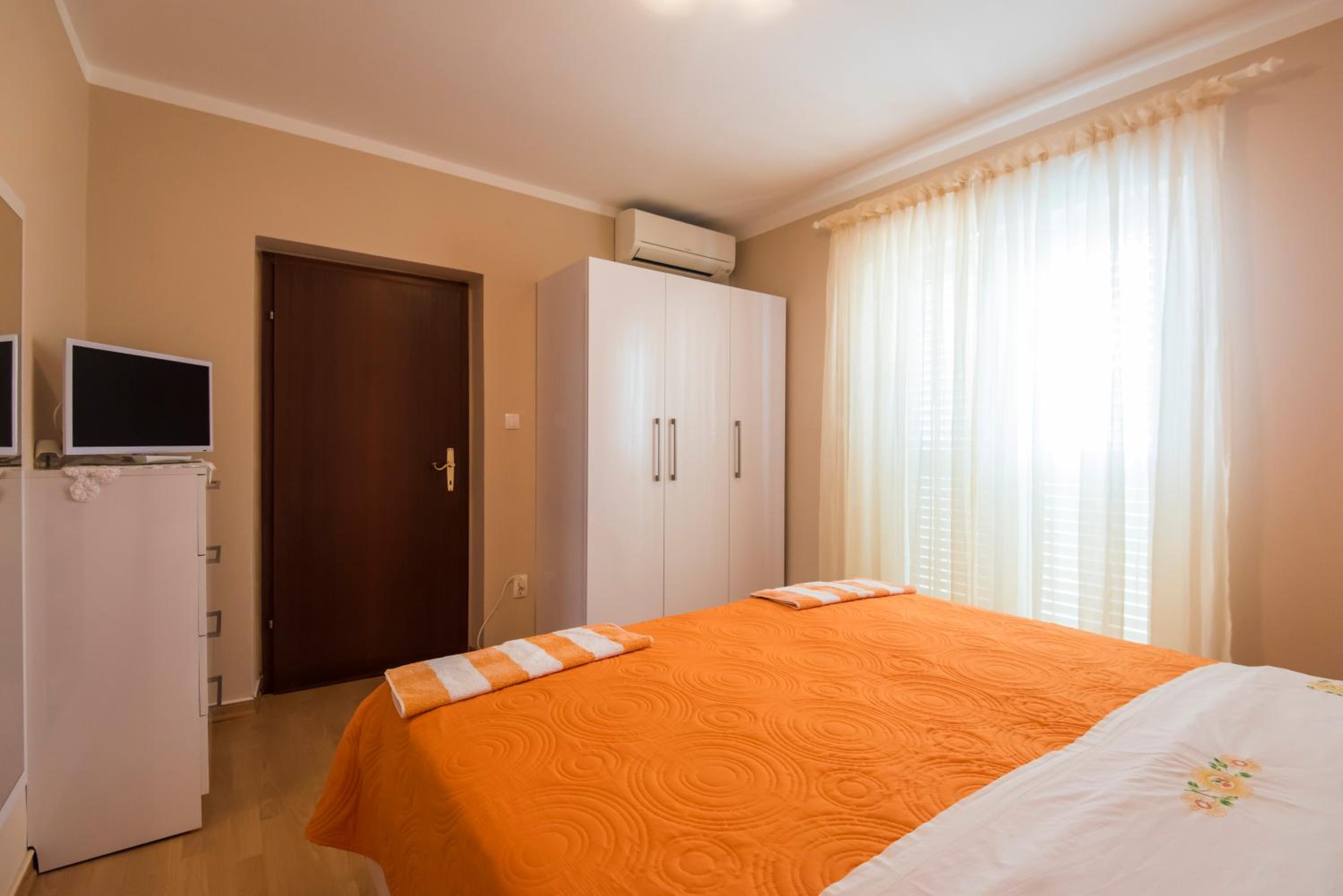 Deluxe Room (1 adult + 1 child) photo 2