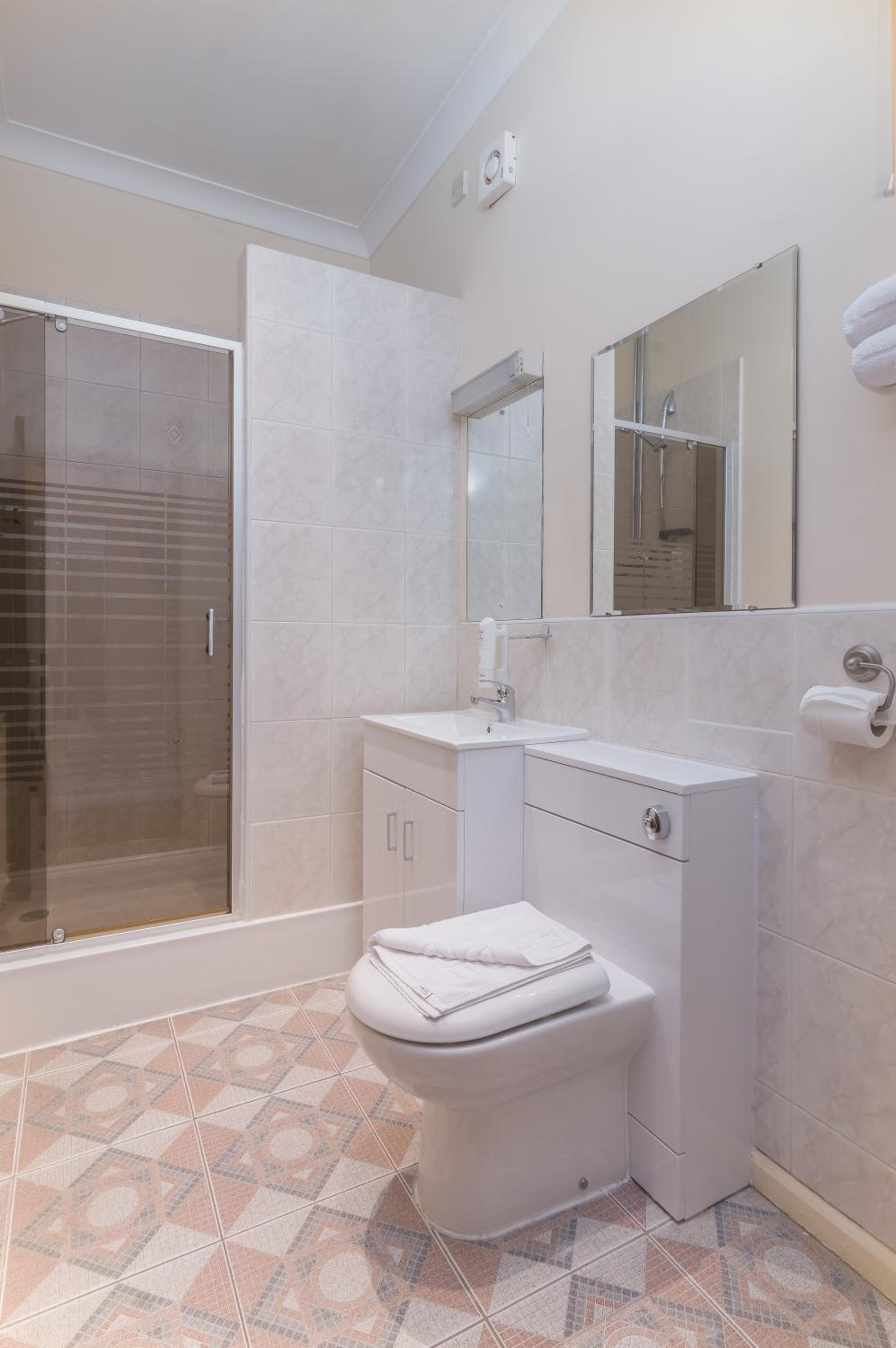 Double Room - Photo 2
