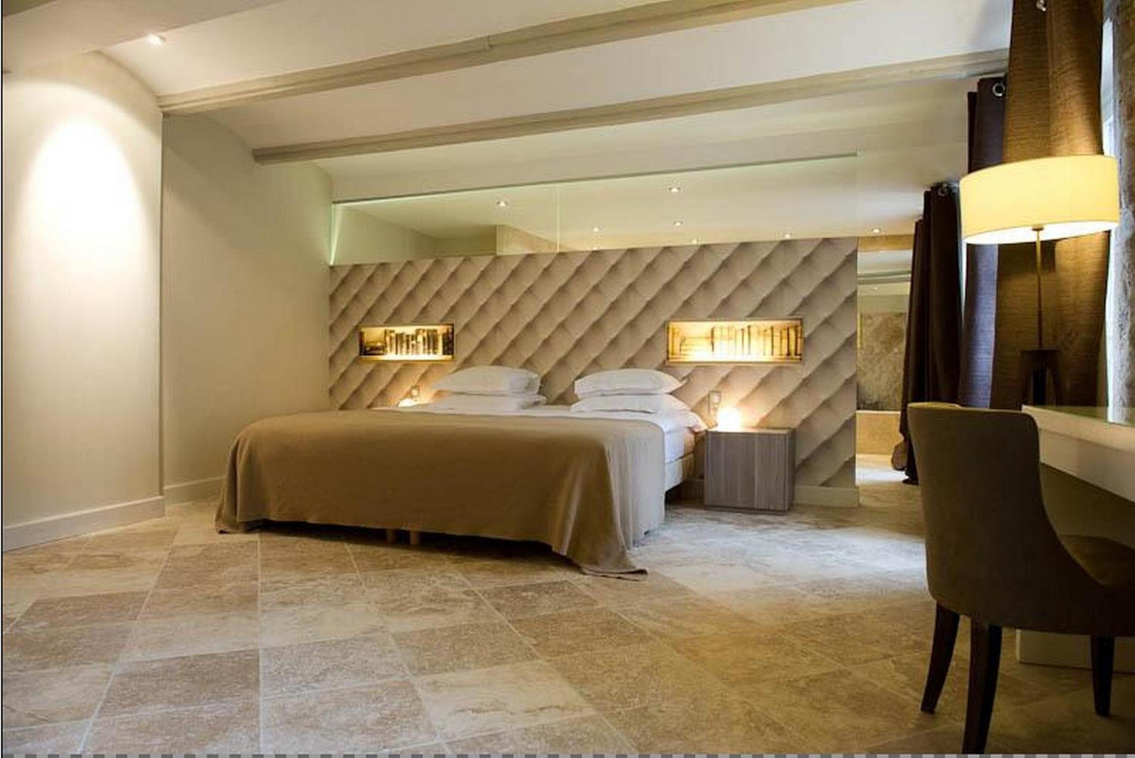 Large Suite - Not Accessible by Elevator
