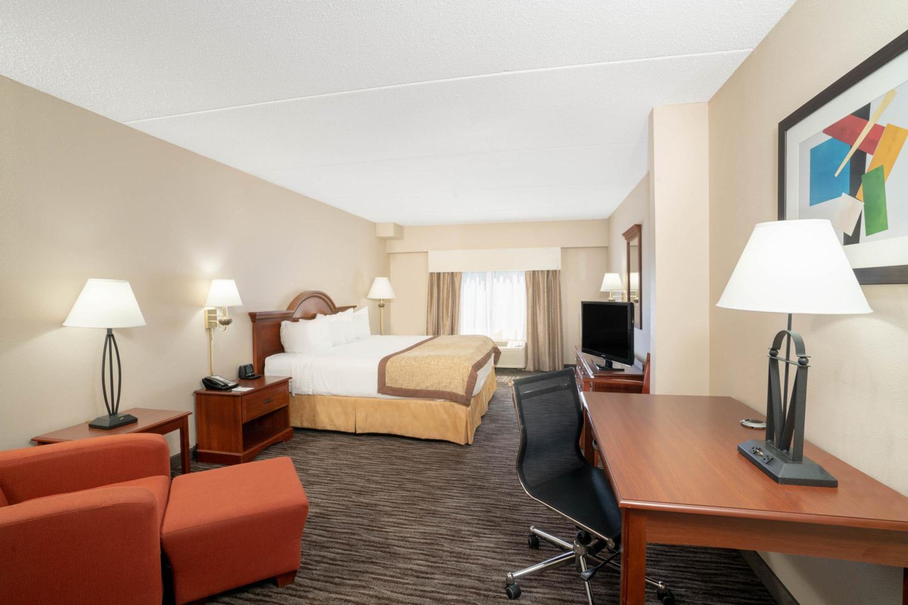 King Room - Non-Smoking - Photo 2
