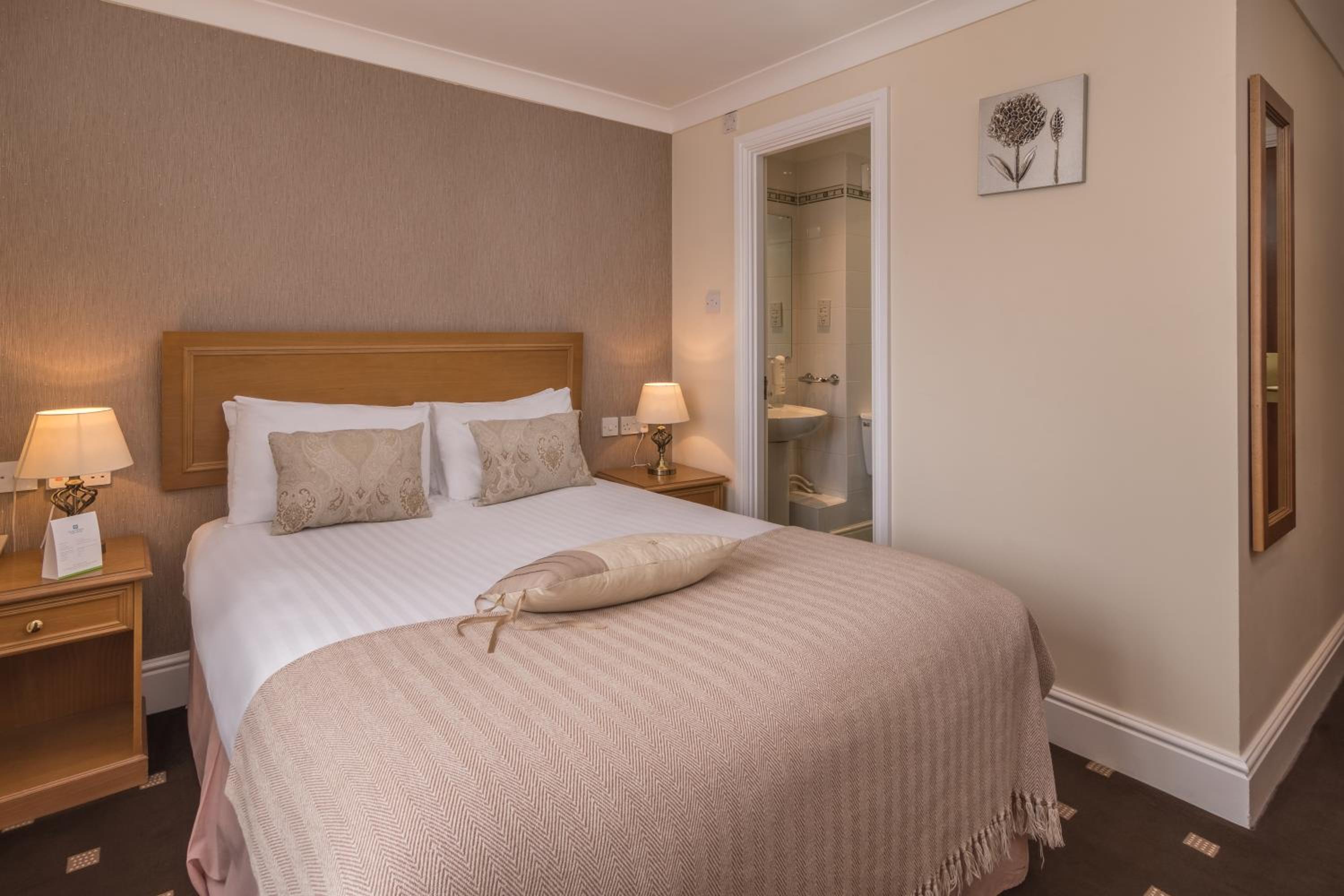 Double Room - Photo 5