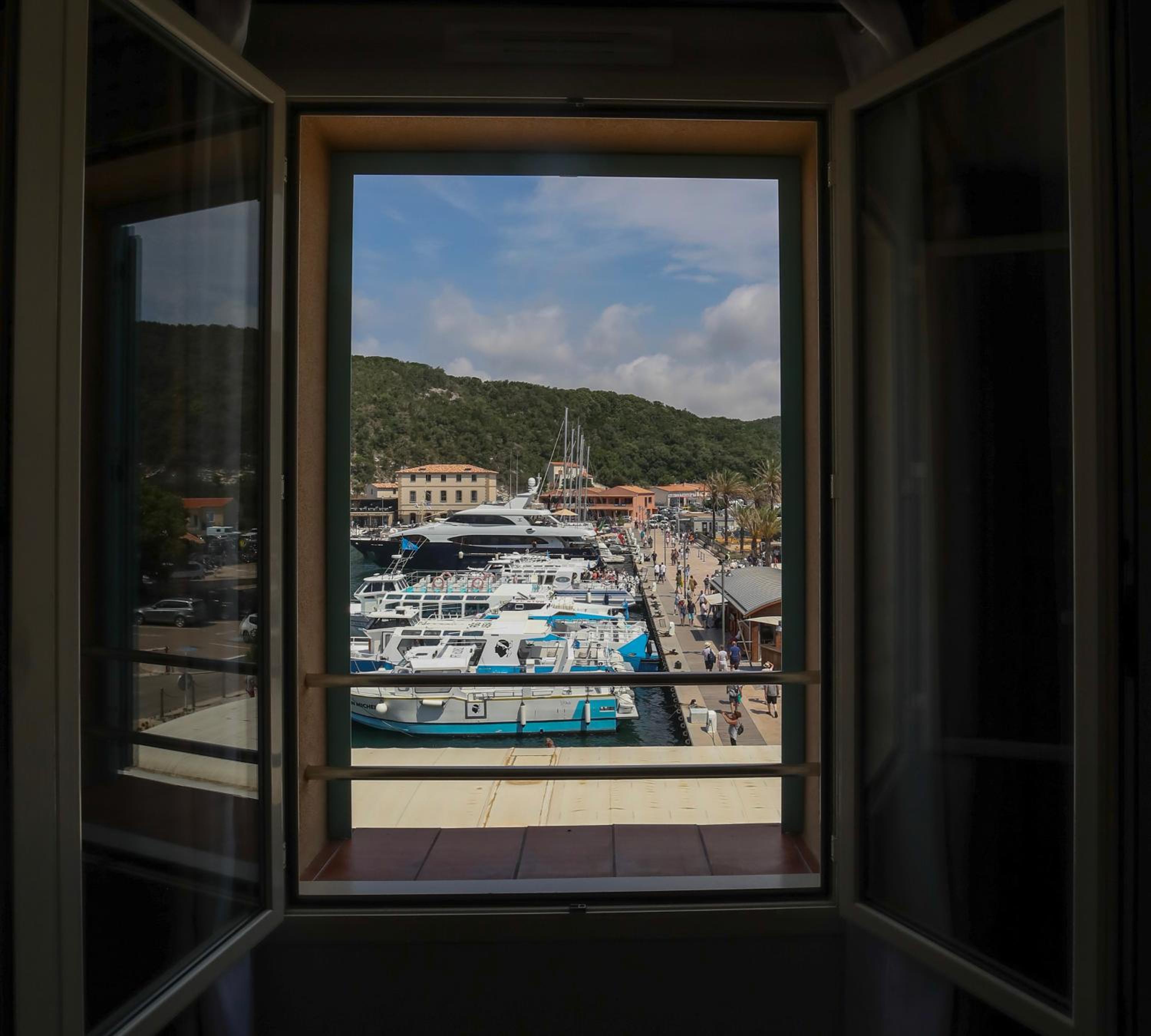 Economy Double Room with Sea View