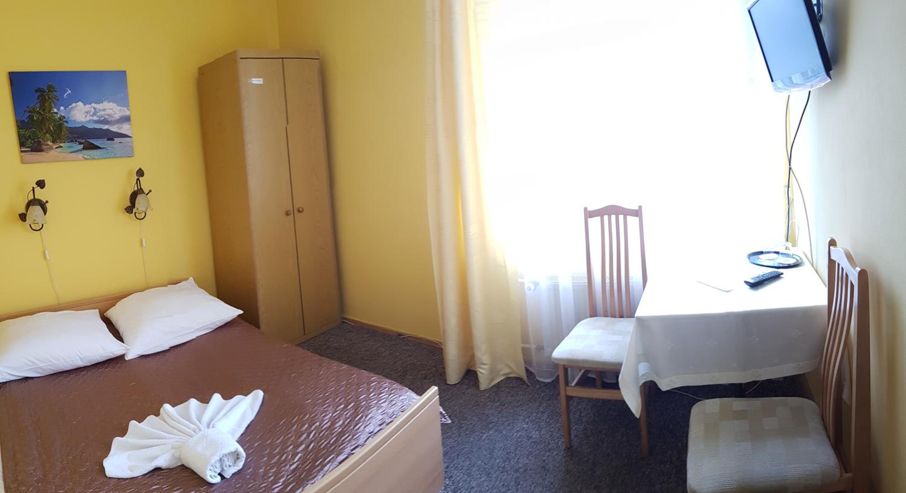 Double Room - Photo 5
