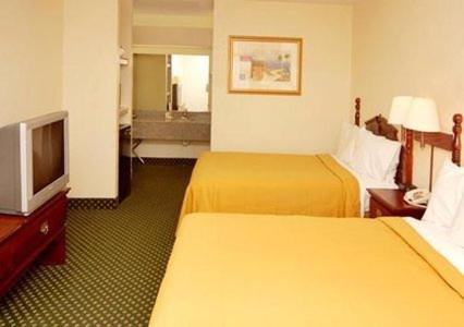 Double Room with Two Double Beds - Smoking - Photo 5
