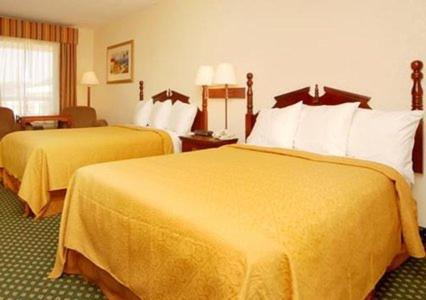 Double Room with Two Double Beds - Smoking - Photo 2
